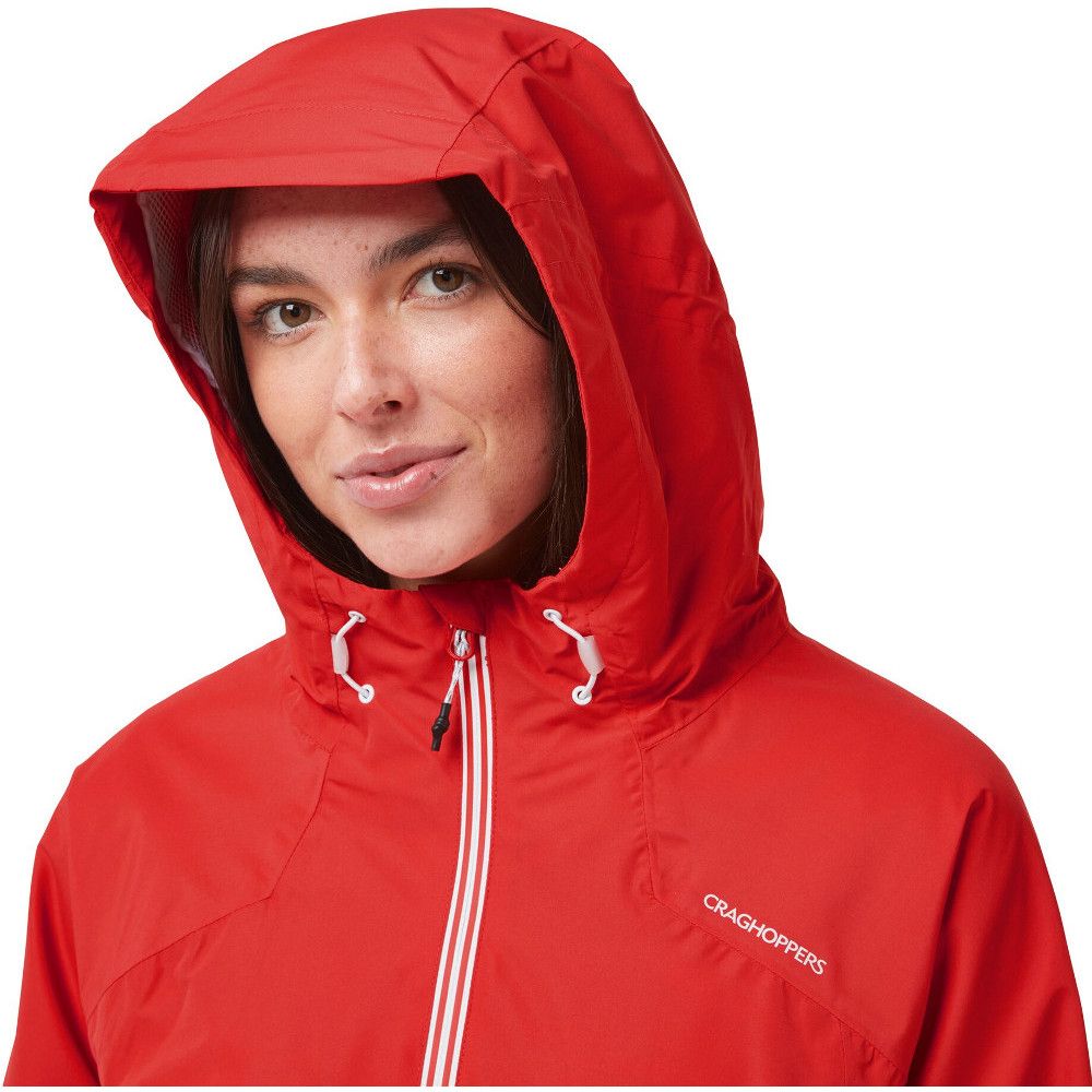 Serious hikers will recognise Toscana as the real deal. A fusion of sleek, contemporary styling with uncompromising AquaDry Membrane wet-weather performance makes it a smart choice for this season’s changeable conditions. Lightweight and streamlined with a waterproof centre front zip and grown-on hood for extra protection.