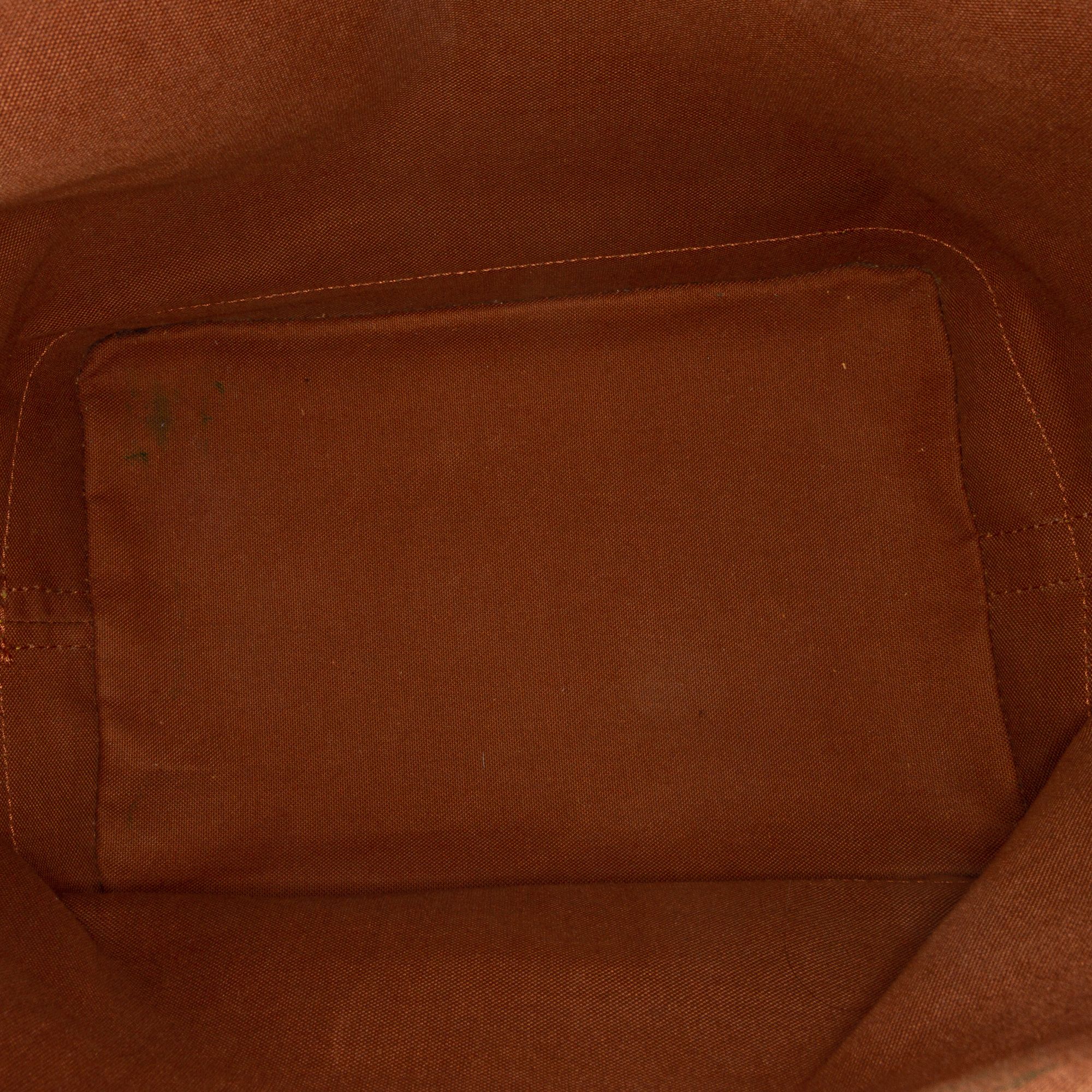 VINTAGE. RRP AS NEW. The Noe features a monogram canvas body, an adjustable flat leather strap, and a top drawstring closure.Exterior Front Worn. Exterior Back Worn. Exterior Botton Scratched, Worn. Exterior Botton stained with Transfer Of Color, Other. Exterior Handle Ripped. Exterior Corners Worn. Metal Attachment Scratched, tarnished. 

Dimensions:
Length 32cm
Width 24cm
Depth 17.5cm
Shoulder Drop 28cm

Original Accessories: Dust Bag

Serial Number: SP0977
Color: Brown
Material: Canvas x Monogram Canvas x Leather
Country of Origin: France
Boutique Reference: SSU173168K1342


Product Rating: FairCondition

Certificate of Authenticity is available upon request with no extra fee required. Please contact our customer service team.