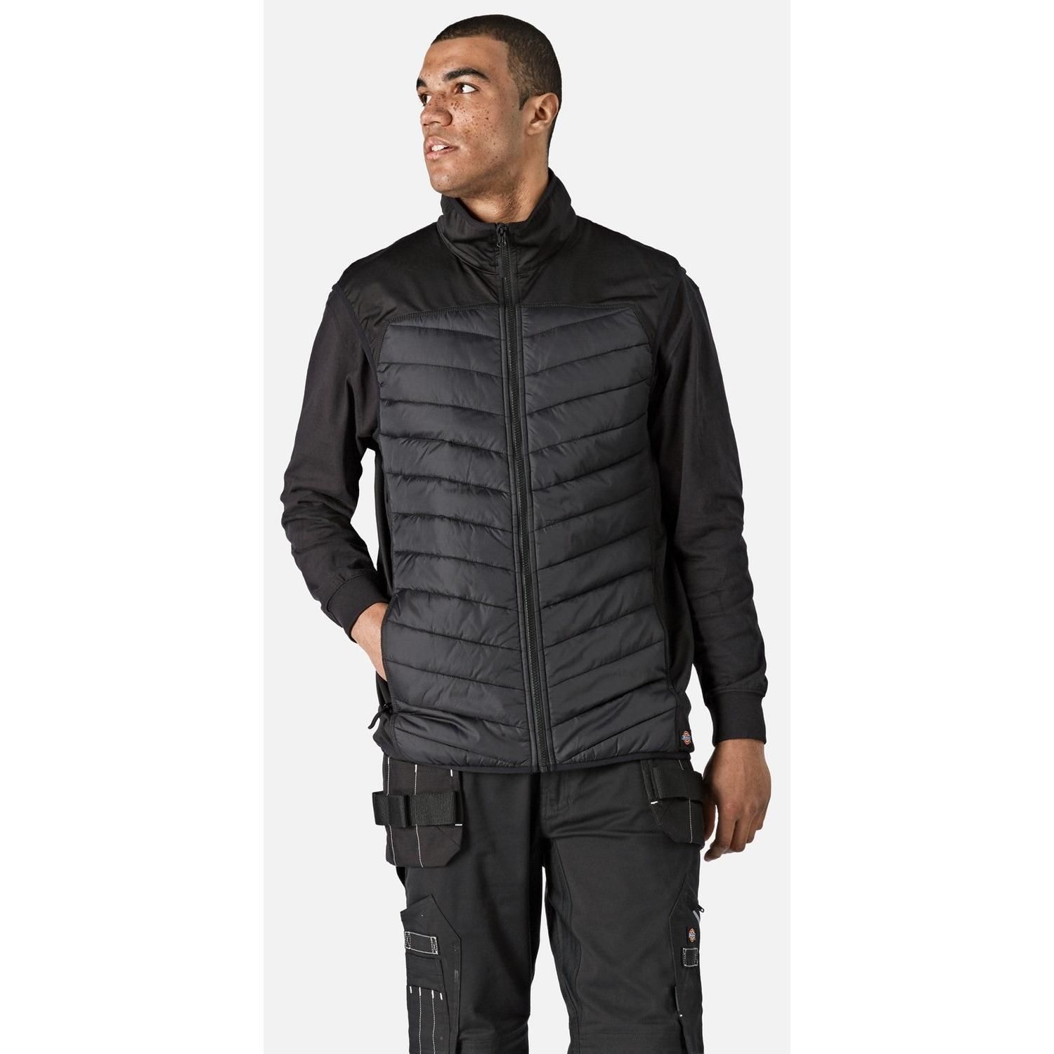 Stay warm and comfortable in all weathers with this durable, versatile Bodywarmer. With reflective finishes and padded panels, this design will keep you cosy and give you the freedom to move.