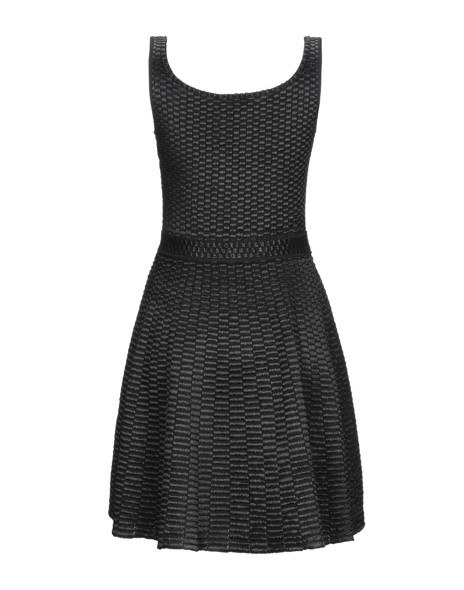 knitted, no appliqués, basic solid colour, round collar, sleeveless, no pockets, no fastening, unlined