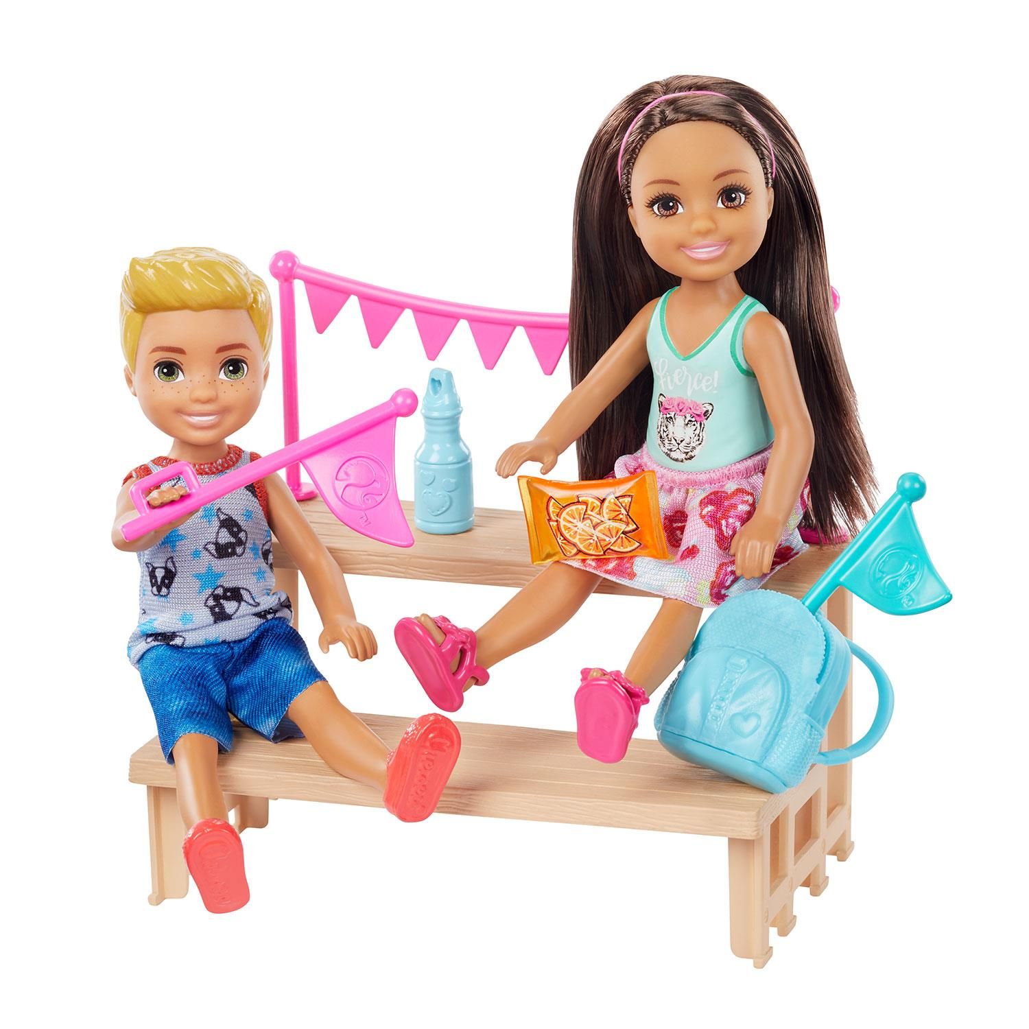 Young imaginations can play out so many sports stories with the Chelsea doll, inspired by Barbie Dreamhouse Adventures, and her soccer playset.


Two goals, each with an adjustable scoring board, attach to a field area where Chelsea can practice and play -- press down on her shoulders for 