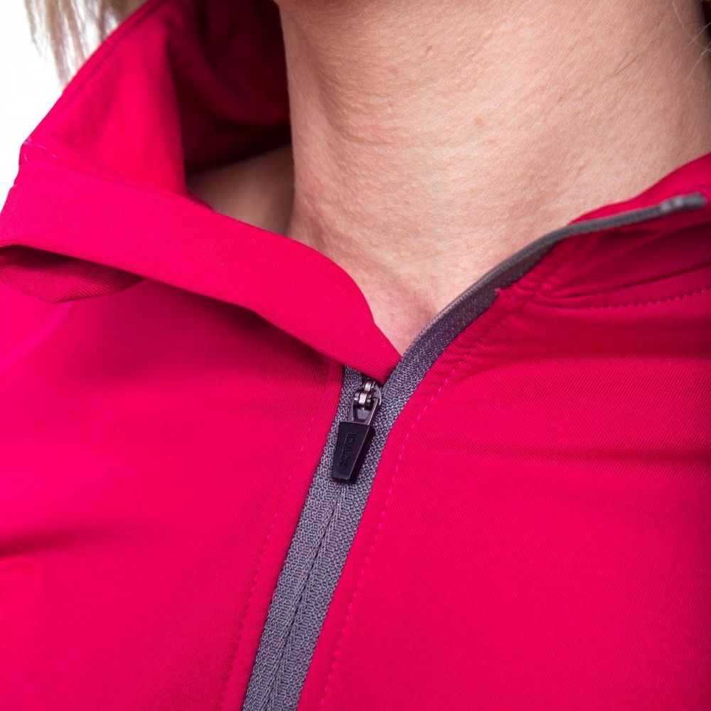 1/2 zip neck. Long sleeves. Contrast underarm panels. Stretch binding at hem and cuffs. Quick dry. 80% Polyester/20% Elastane. Trespass Womens Chest Sizing (approx): XS/8 - 32in/81cm, S/10 - 34in/86cm, M/12 - 36in/91.4cm, L/14 - 38in/96.5cm, XL/16 - 40in/101.5cm, XXL/18 - 42in/106.5cm.