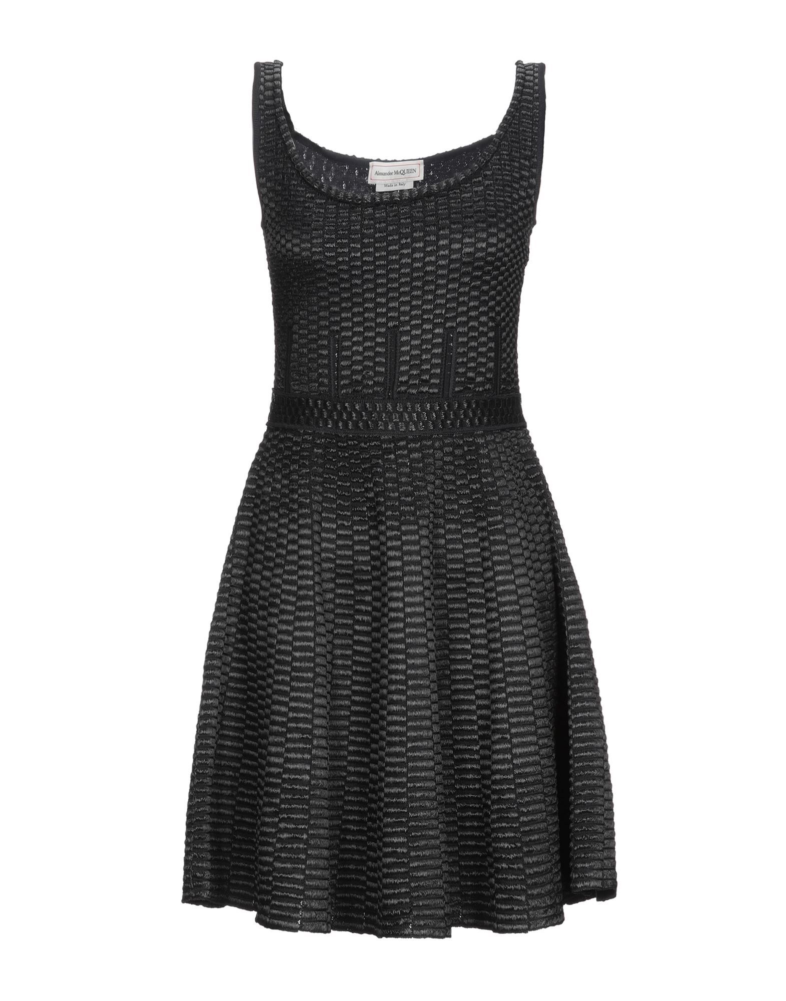 knitted, no appliqués, basic solid colour, round collar, sleeveless, no pockets, no fastening, unlined