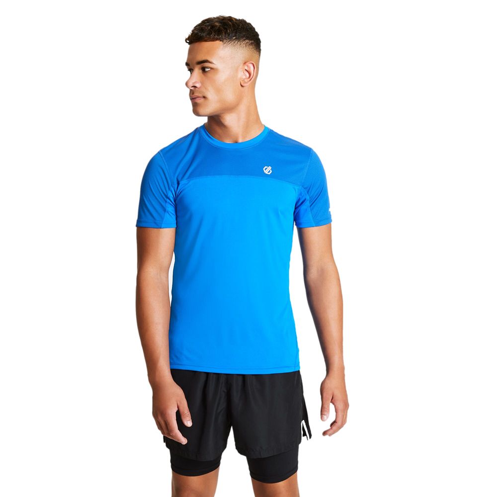 Q-Wic lightweight polyester fabric. Good wicking performance. Quick drying. Mesh panel across shoulders. Reflective detail.