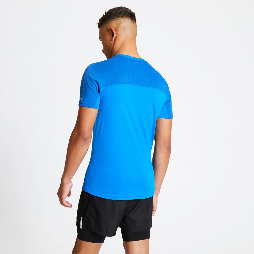 Q-Wic lightweight polyester fabric. Good wicking performance. Quick drying. Mesh panel across shoulders. Reflective detail.