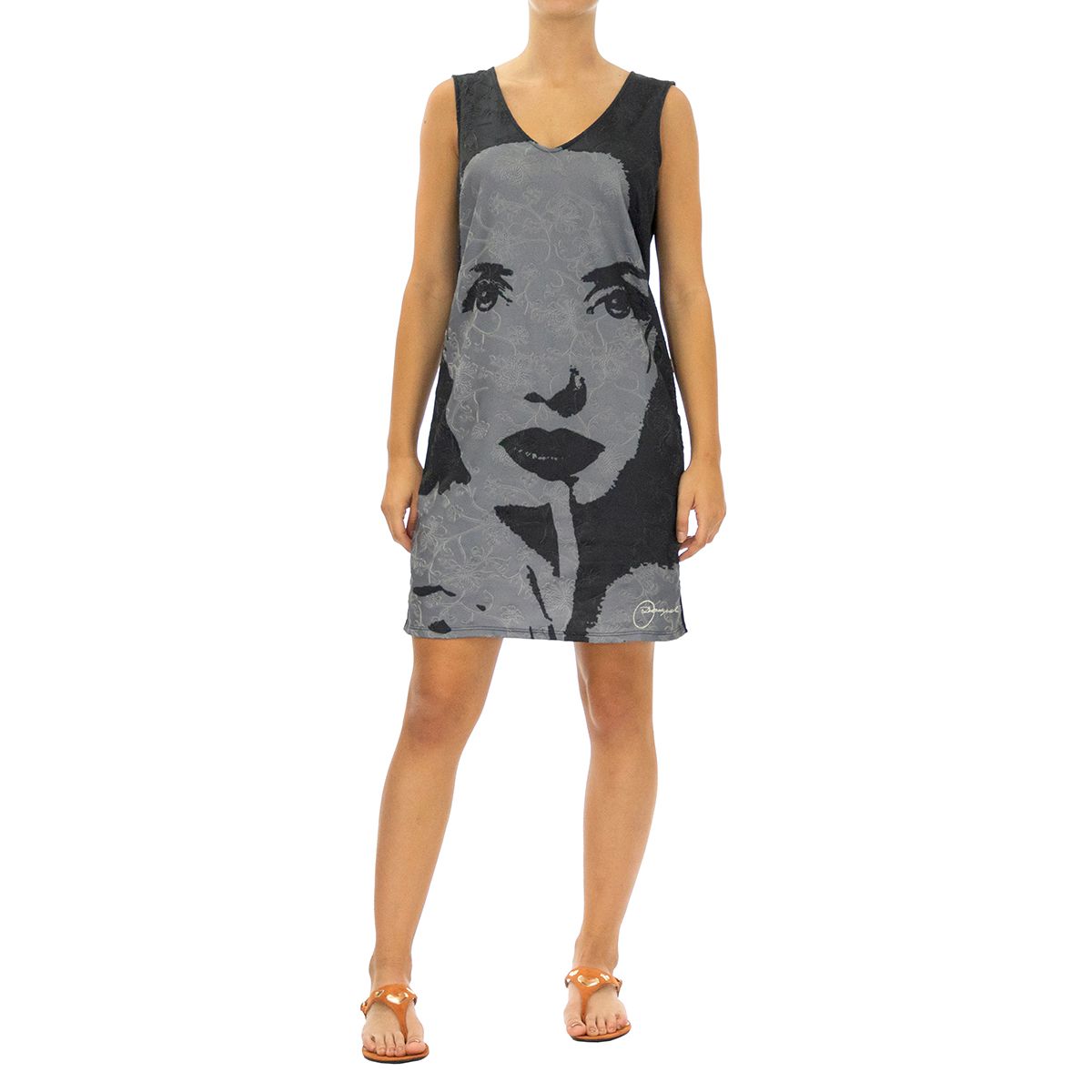 Desigual 46V2055-2020-L The details on this dress will add an extra touch to your day look.