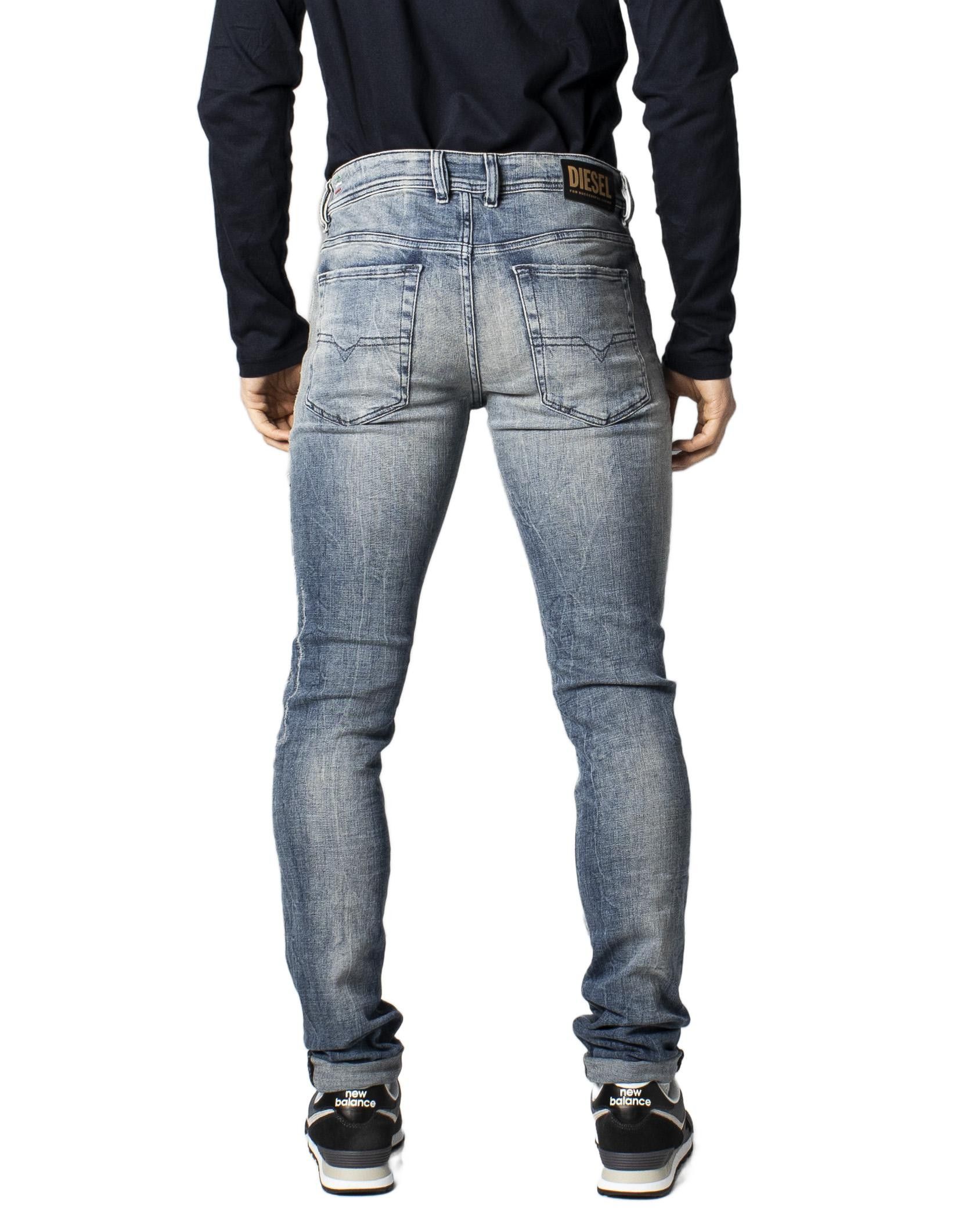 Brand: Diesel   Gender: Men   Type: Jeans   Color: Blue   Fastening: Zip and Button   Pockets: Front and Back Pockets   Season: Spring/summer