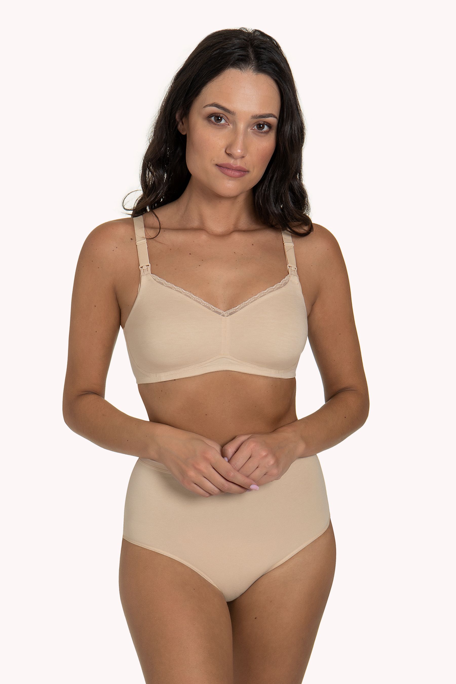 This 'Mummy Love' nursing bra from Lisca is perfect after the arrival of a new family member. The nursing bra is a smart choice to make breastfeeding easier and provide comfort during breastfeeding as well as throughout the day. The pleasant material which hugs the skin ensures comfort and the double-moulded material and inner parts of the cups provide good support for sensitive and heavier breasts.