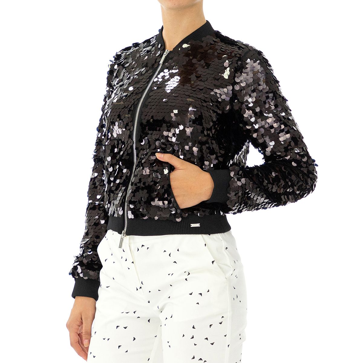 Armani Exchange 6ZYG37YNGJZ-1200-10 Fall in love with this sequined jacket, which will brighten up your nights.