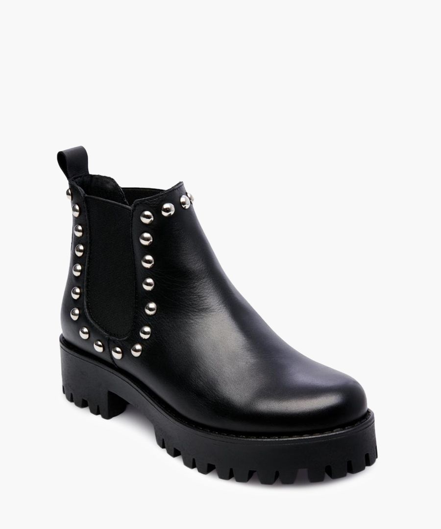 Bossy black leather Ankle boots
