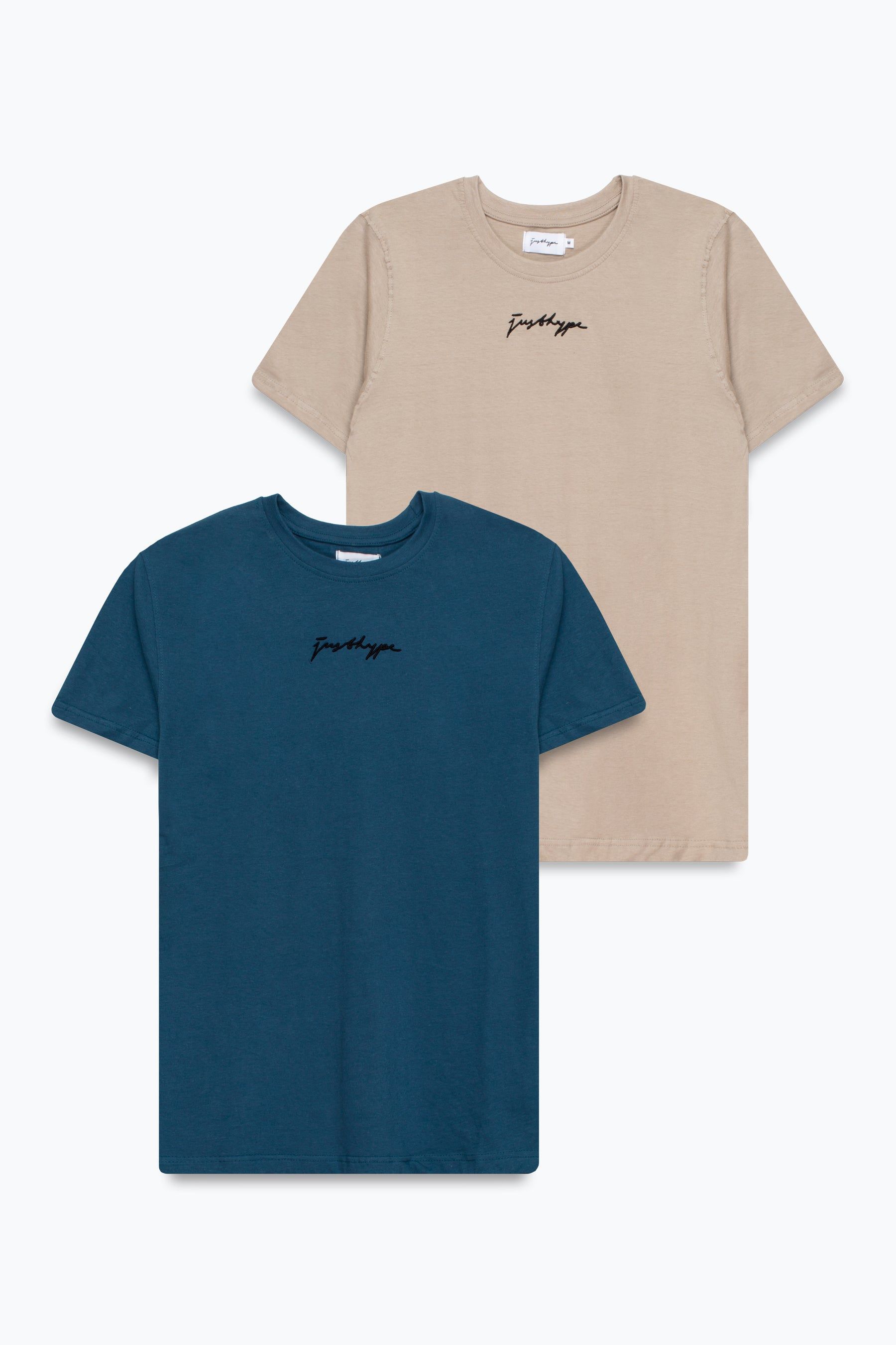 Make the most of your spending and stock up on our Men's multi-pack oversized t-shirts. Each tee is designed with a soft-touch fabric base for the ultimate comfort and breathable fabric. Highlighting an oversized shape, crew neckline and enlarged sleeves for a trending fit. Your everyday tees just got simpler. The model wears a size M. Machine washable.