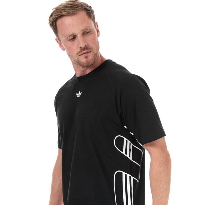 Mens adidas Originals Flamestrike T-Shirt in black.<BR><BR>- Ribbed crew neck.<BR>- Short raglan sleeves with printed 3-Stripes.<BR>- Flamestrike pattern printed to sides.<BR>- Rolled-back seam detail.<BR>- Embroidered Trefoil logo at centre chest.<BR>- Tonal back neck tape.<BR>- Regular fit.<BR>- Main material: 100% Cotton.  Machine washable.<BR>- Ref: DU8107