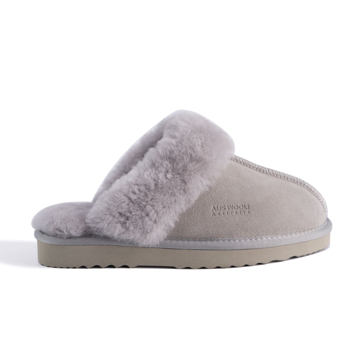 DETAILS





Cosy and snug, easy slip-on slipper

Soft premium genuine Australian Sheepskin wool lining
Full premium leather Suede upper with Australian sheepskin insole
Sustainably sourced and eco-friendly processed
Unisex sheepskin slipper - can be worn day and night
Soft EVA outsole - extra cushioning and lightweight
Firm wool pelt for superior warmth
100% brand new and high quality, comes in a branded box, suitable for gift