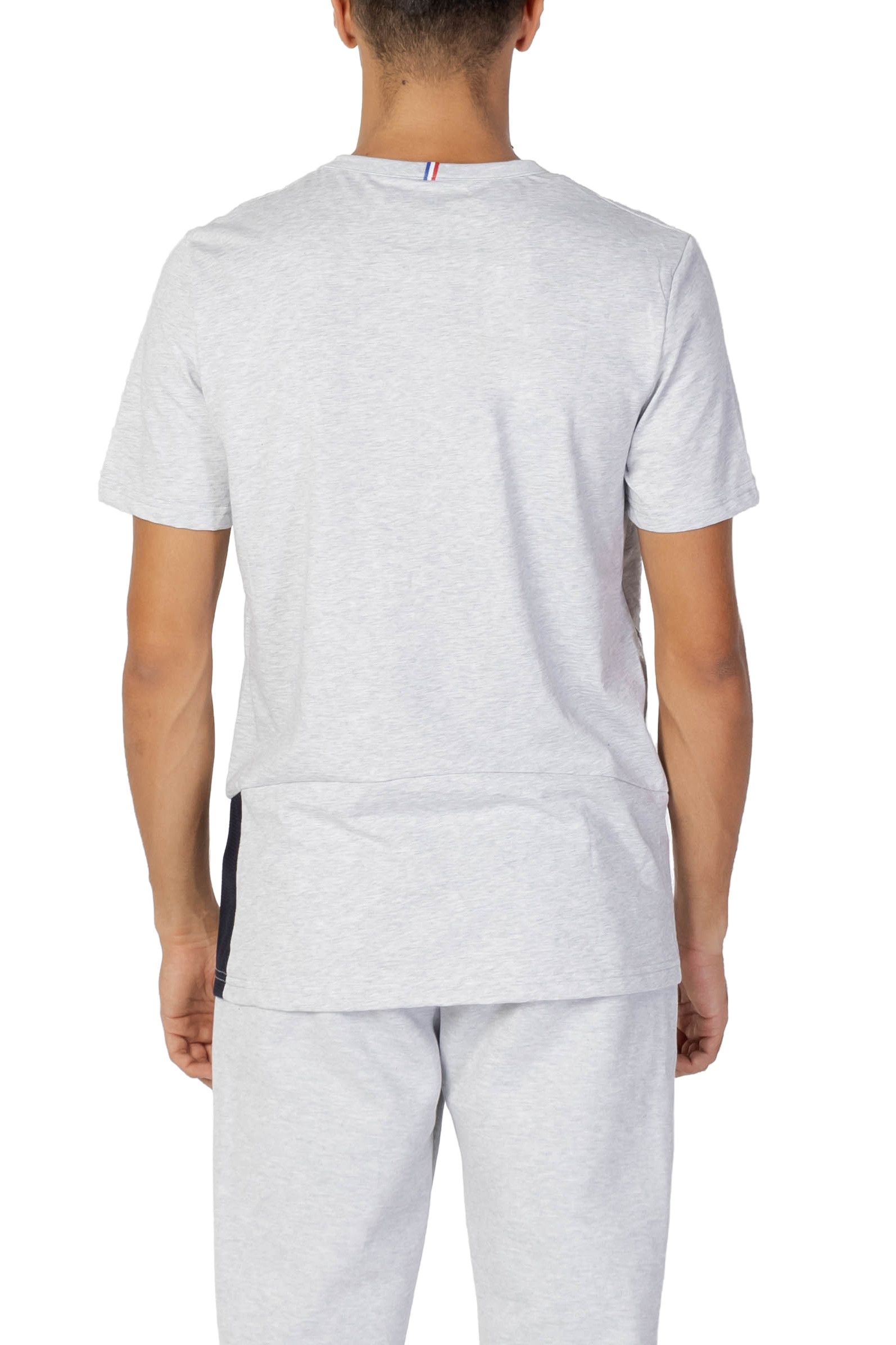 Brand: Le Coq Sportif
Gender: Men
Type: T-shirts
Season: Fall/Winter

PRODUCT DETAIL
• Color: grey
• Pattern: plain
• Sleeves: short
• Neckline: round neck

COMPOSITION AND MATERIAL
• Composition: -100% cotton 
•  Washing: machine wash at 30°