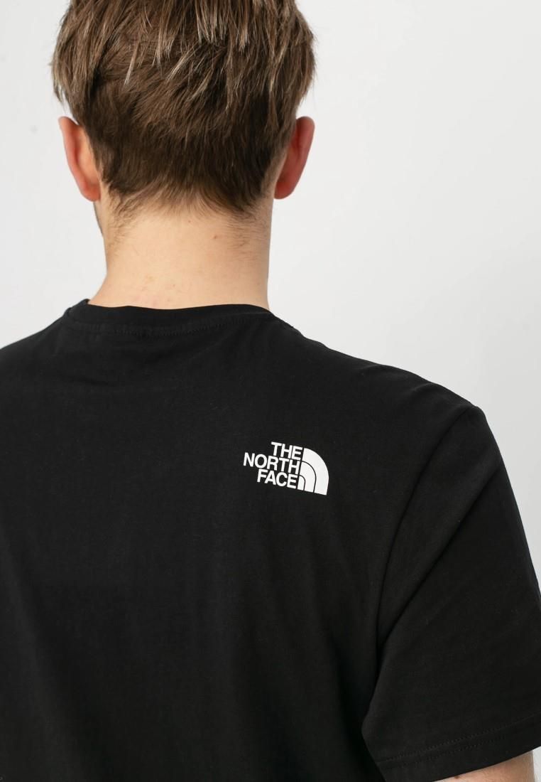Men’s ‘simple Dome’ T-shirt from the North Face.         
Crafted From Soft Pure Cotton.         
The Classic Tee Features a Ribbed Knit Crew Neck, Short Sleeves, and a Straight Hem.         
Complete With a The North Face Logo to the Chest and Rear.         
Woven Branded Tab at the Hem.