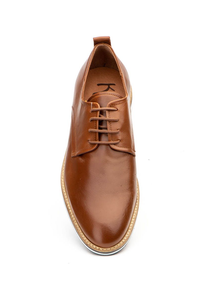 From our Capsula by Keelan collection we highlight the line to dress that despite its sobriety and elegance has a current touch. Fully manufactured in natural skin and with anti-slip rubber floor and comfortable. His Hormo is especially studied and proven so that despite being a shoe to dress is comfortable. Tradition and craftsmanship in a shoe made in Spain of guaranteed quality.