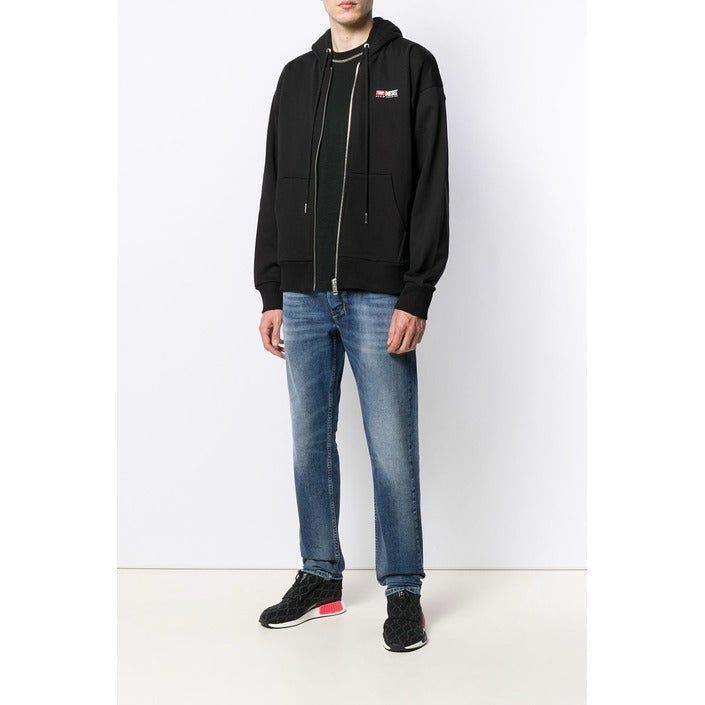 Brand: Diesel
Gender: Men
Type: Sweatshirts
Season: All seasons

PRODUCT DETAIL
• Color: black
• Pattern: print
• Fastening: with zip
• Sleeves: long
• Collar: hood

COMPOSITION AND MATERIAL
• Composition: -100% cotton 
•  Washing: machine wash at 30°