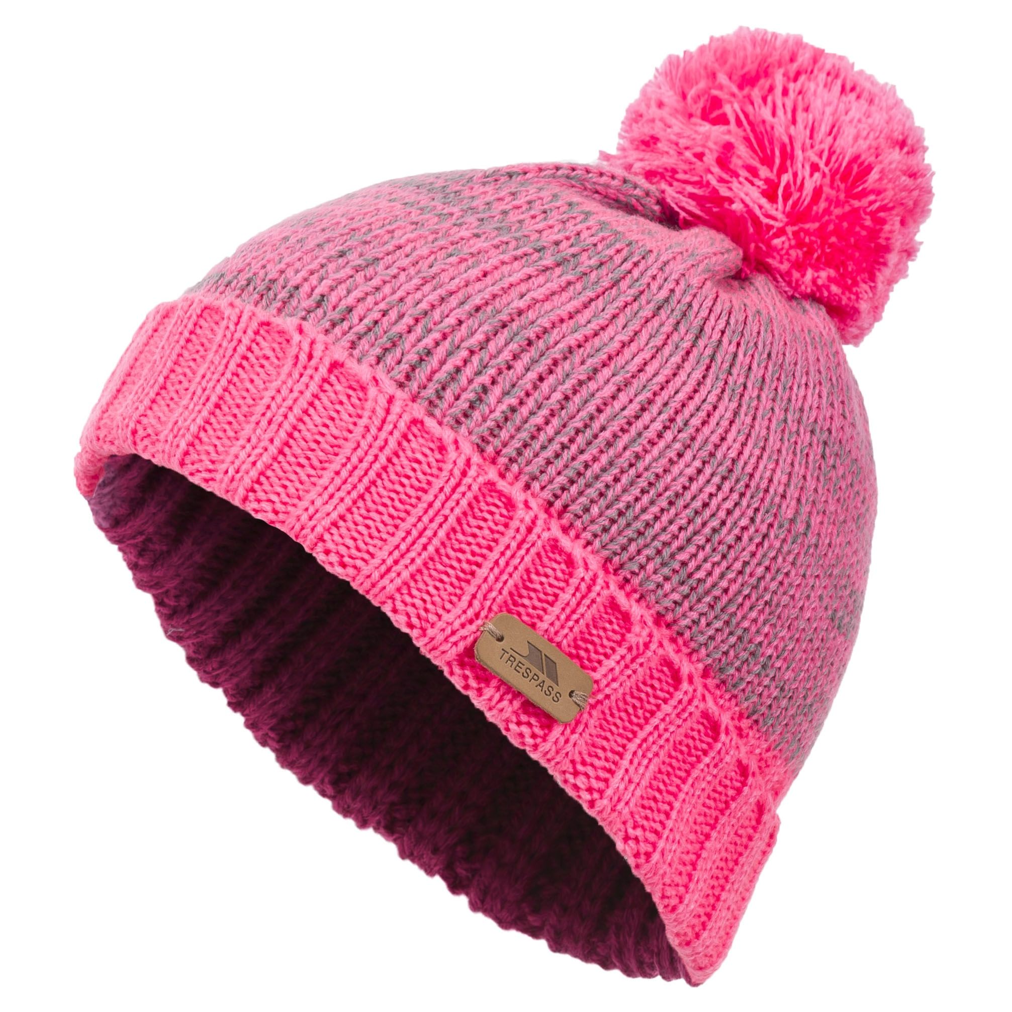 Knitted hat with pom pom. Leatherette badge. Fleece lined. Outer: 100% Acrylic, Lining: 100% Polyester Anti pil fleece.