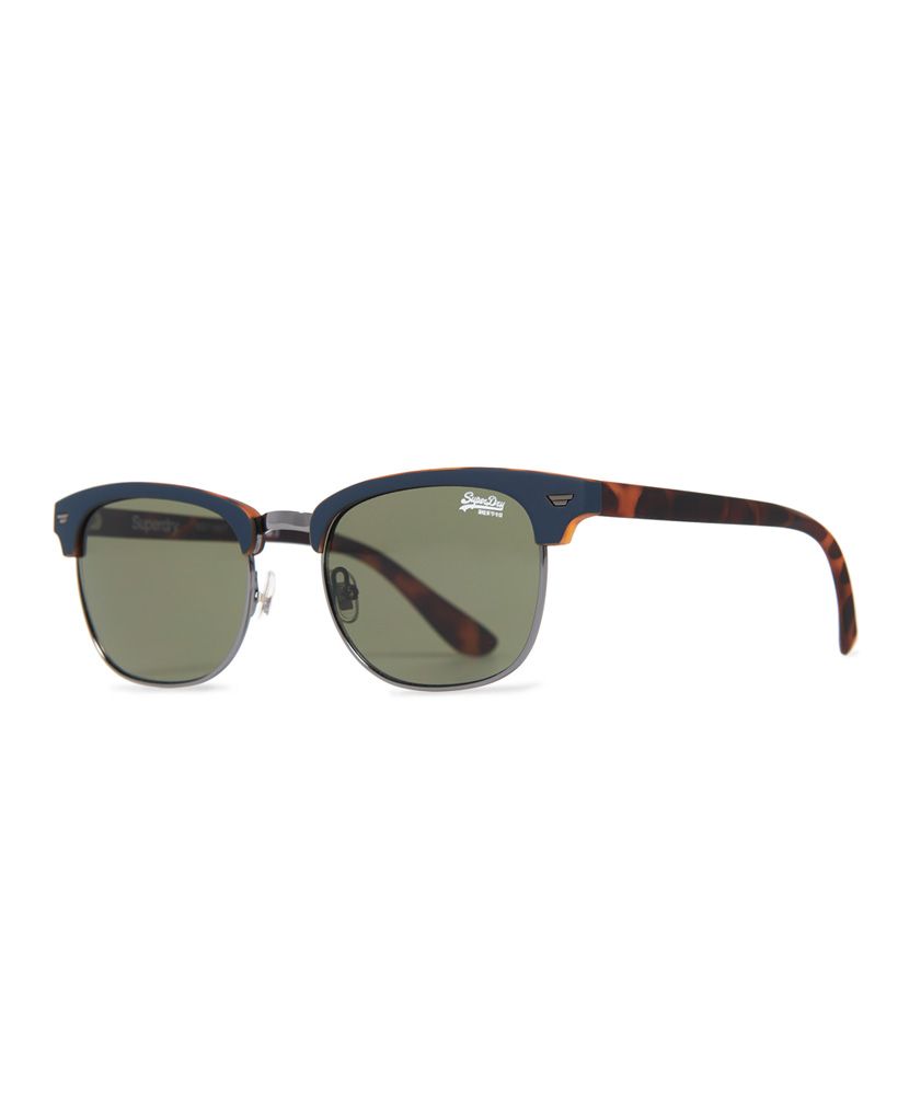 Superdry men's SDR Leo sunglasses. A classic pair of sunglasses, with subtle logo branding across the top of the frame and in the corner of one lens.Lens rating- Optical class 1, with highest quality optical properties.UV rating- UV400Filter category- Category 3, providing high protection against sunglare ISO 7000-2950
