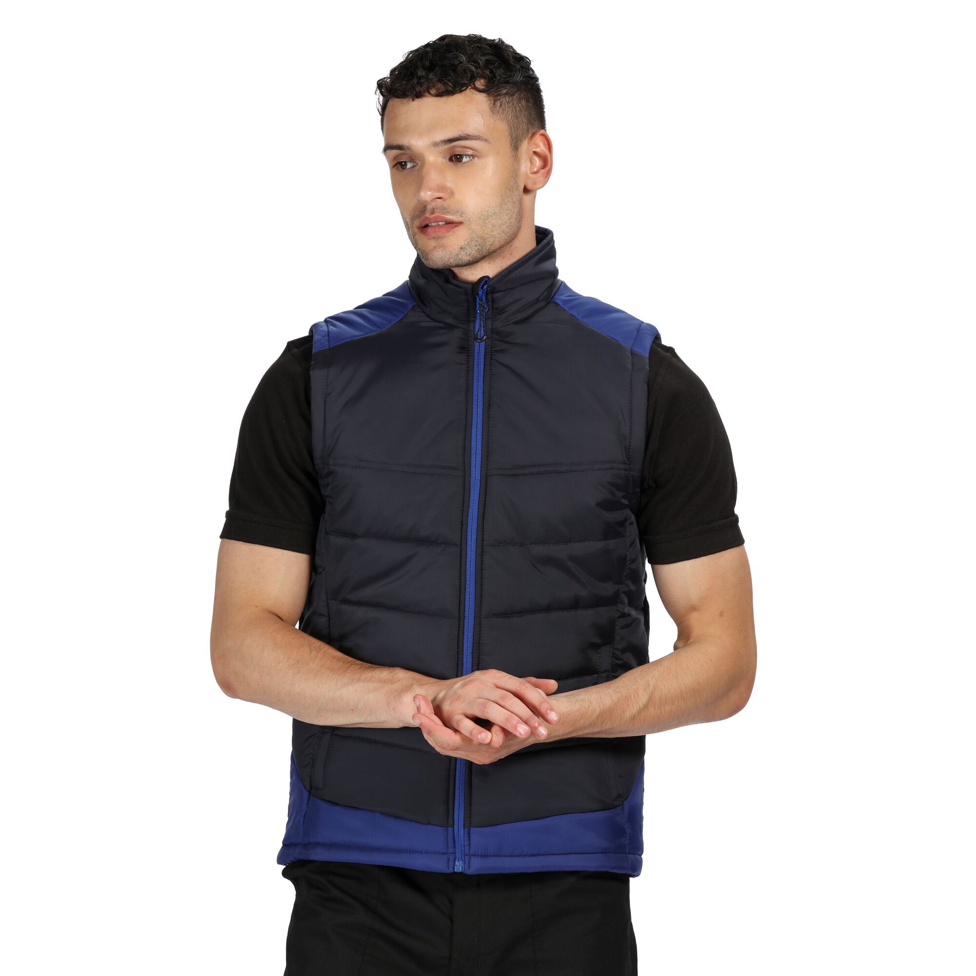 100% polyamide. Thermo-Guard insulation. 220 GSM body insulation wadding weight. Durable water repellent finish. Adjustable shockcord hem. Concealed zip entrance in lining for embroidery access. 2 zipped lower pockets.