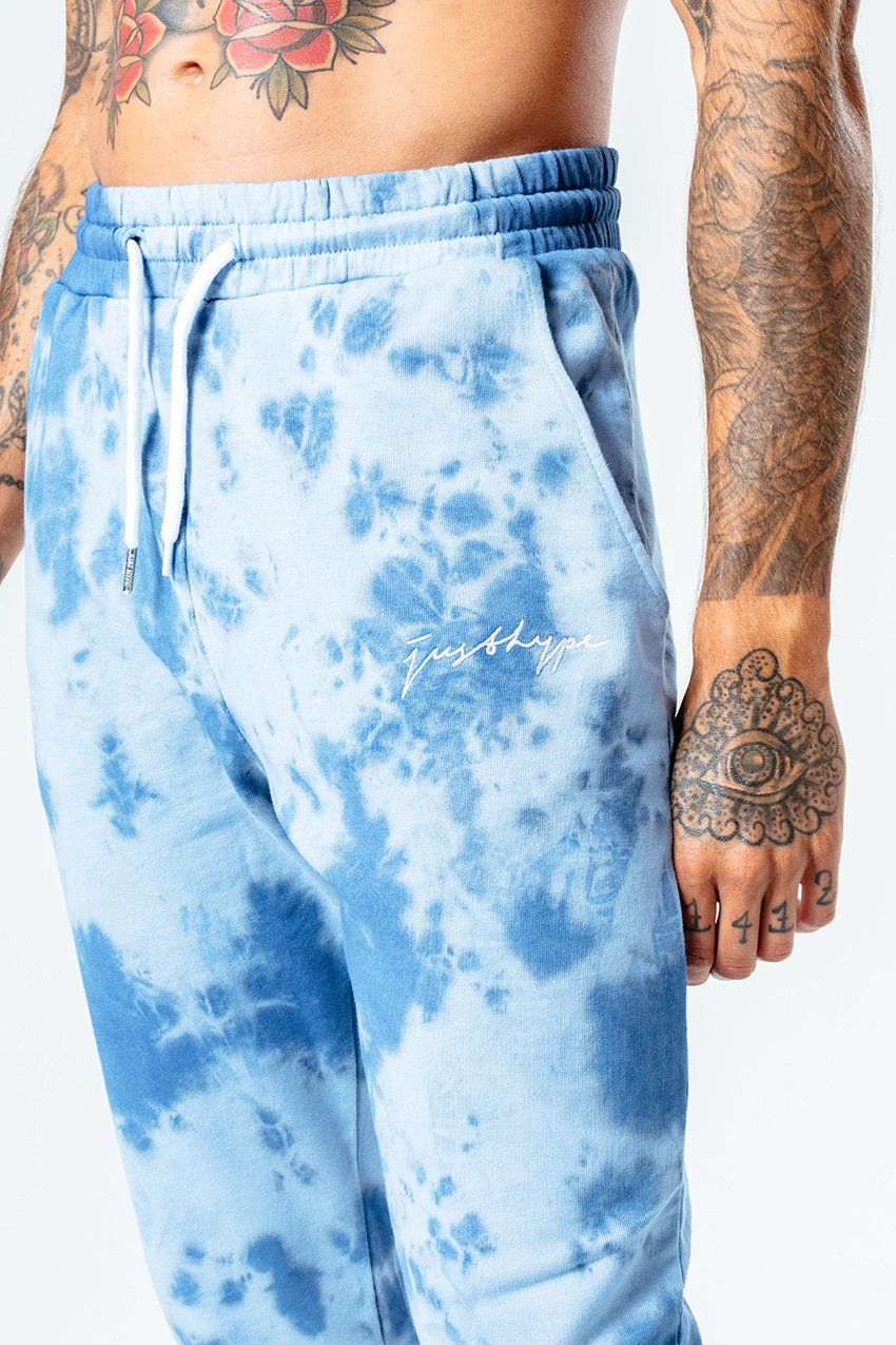 The HYPE. mens blue tie-dye joggers feature a light blue and navy colour palette. Stay on trend and grab the matching hoodie to complete the set. Designed in a soft-touch fabric with the supreme amount of comfort you need from your new joggers. Machine wash at 30 degrees.