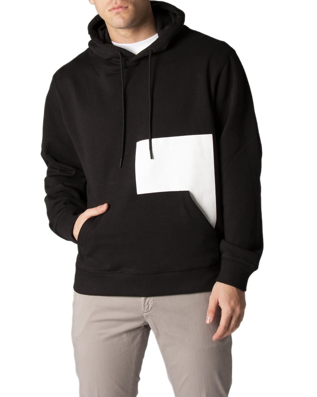 Brand: Calvin Klein Jeans
Gender: Men
Type: Sweatshirts
Season: Spring/Summer

PRODUCT DETAIL
• Color: black
• Pattern: plain
• Fastening: slip on
• Sleeves: long
• Collar: hood
• Pockets: front pockets

COMPOSITION AND MATERIAL
• Composition: -100% cotton 
•  Washing: machine wash at 30°