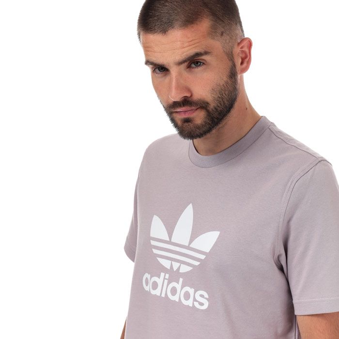 Mens adidas Originals Trefoil T-Shirt in soft vision.<BR><BR>- Ribbed crew neck<BR>- Regular fit is not tight and not loose  the perfect in-between fit<BR>- Short sleeves<BR>- Soft feel<BR>- Regular fit is wider at the body  with a straight silhouette<BR>- 100% Cotton  Machine washable.<BR>- Ref: ED4714