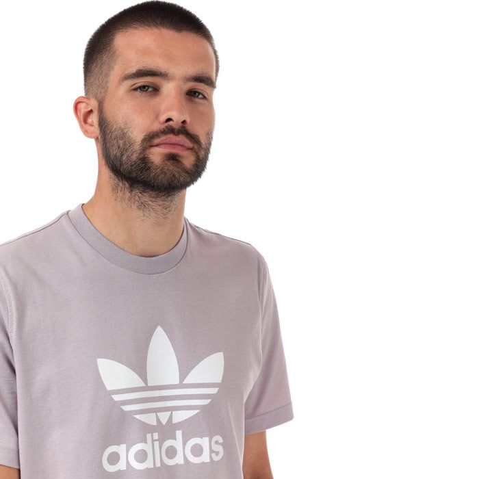 Mens adidas Originals Trefoil T-Shirt in soft vision.<BR><BR>- Ribbed crew neck<BR>- Regular fit is not tight and not loose  the perfect in-between fit<BR>- Short sleeves<BR>- Soft feel<BR>- Regular fit is wider at the body  with a straight silhouette<BR>- 100% Cotton  Machine washable.<BR>- Ref: ED4714