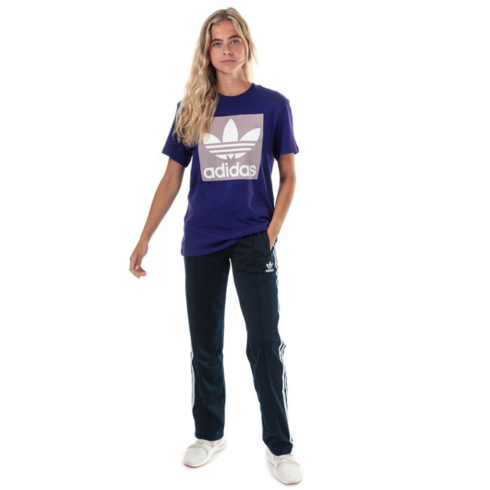 Womens adidas Originals Firebird Track Pants in collegiate navy.<BR><BR>- Iconic track pants crafted in smooth  shiny tricot.<BR>- Elasticated waist with inner drawcord.<BR>- Zipped front pockets.<BR>- Pintuck seams at front legs.<BR>- Ankle zips for easy on - off.<BR>- Applied 3-Stripes to legs.<BR>- Embroidered Trefoil logo at left thigh.<BR>- Regular fit.<BR>- Inside leg measures 32in approximately.  <BR>- Main material: 100% Recycled polyester.  Machine washable.<BR>- Ref: ED7509<BR><BR>Measurements are intended for guidance only.