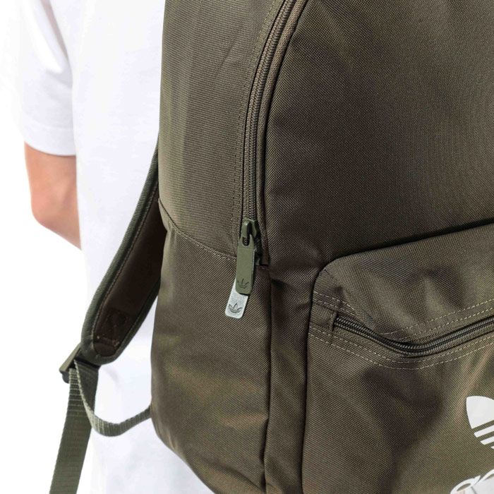 Mens adidas Originals adicolour Classic Backpack  Khaki. <BR><BR>- Dimensions: 30 cm x 44 cm x 17cm <BR>- Volume: 24L.<BR>- Trefoil backpack.<BR>- Front zip pocket.<BR>- Side water bottle pockets.<BR>- Padded adjustable shoulder straps.<BR>- This product is made with Primegreen  a series of high-performance recycled materials. <BR>- 100% recycled polyester plain weave. Machine washable.<BR>- Ref: ED8670.