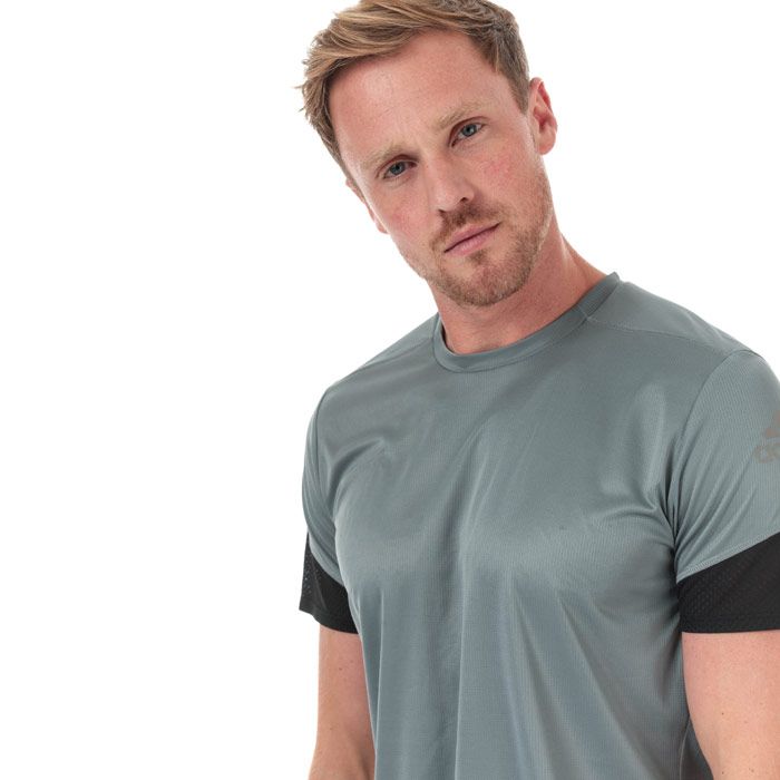 Mens adidas 25-7 Rise Up N Run Parley T-Shirt in grey.<BR><BR>Soft and breathable running t-shirt  made from recycled plastic reclaimed from beaches and coastal communities before it reaches the ocean.<BR>- climacool helps keep you cool and dry.<BR>- Crew neck.<BR>- Short sleeves.<BR>- Ventilating mesh inserts at centre back and sleeves.<BR>- Reflective details at centre back and sides.<BR>- Reflective adidas Badge Of Sport logo printed at left sleeve.<BR>- Regular fit.<BR>- 100% Recycled polyester.  Machine washable.<BR>- Ref: EI6317