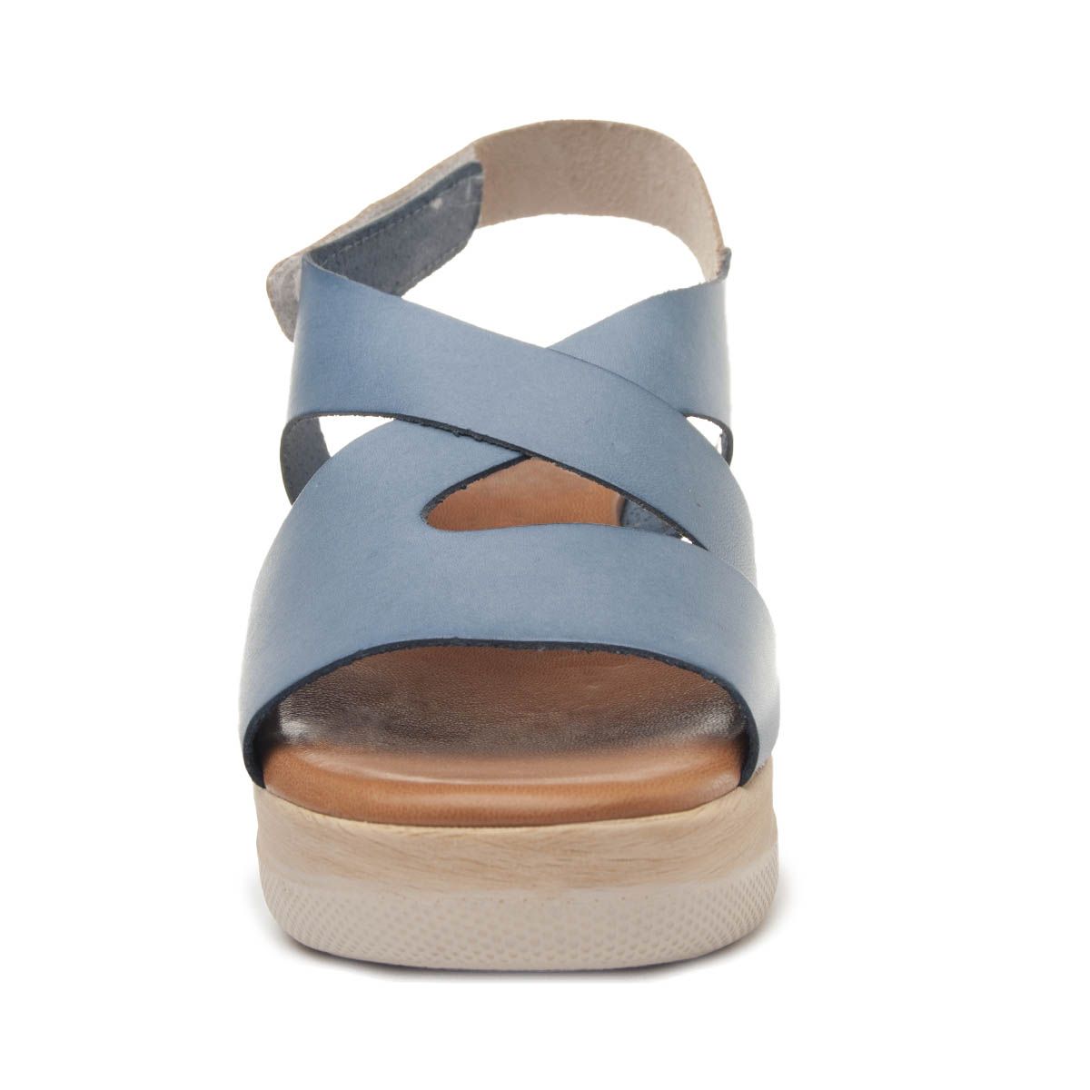 These new sandals meet everything you need to make your summer perfect. Perfect combination between quality, community and design. Manufactured 100% in leather, with padded plant also made of skin and non-slip and light polyurethane sole, nothing weigh. Its combinations of colors and textures make these sandals unique pieces very top and easy to combine. Natural skin, ergonomic, flexible, footprint effect, soft, absorbent, breathable, shock Absorbing, lightweight and anti-slip..Description Technical: External materialNeatural Leatherial Interior: Natural Leather.Material Plant: Natural Leather.Material Sole: Polyurethane. . East Platform: 3,5.Tight Heel: 0.Ture Bag0.Proofundity Bag