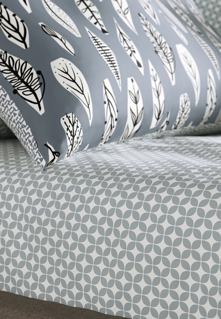 Enhance the Freyja/Else story with the matching standard fitted sheet with simple geo pattern.