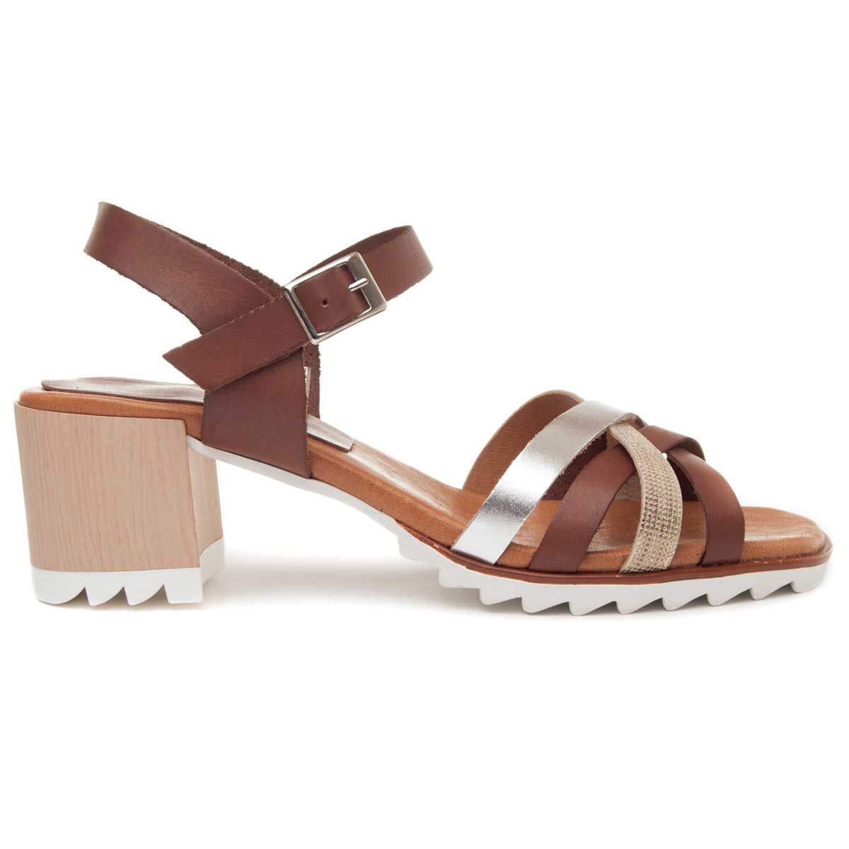 These new sandals meet everything you need to make your summer perfect. Perfect combination between quality, community and design. Manufactured 100% in leather, with padded plant also made of skin and non-slip and light polyurethane sole, nothing weigh. Its combinations of colors and textures make these sandals unique pieces very top and easy to combine. Natural, Ergonomic, Flexible, Footprint Effect, Soft, Absorbent, Breathable, Shock Absorbing, Lightweight and Anti-slip..Description Technical: External MaterialNatural LeatherMaterial Interior: Natural Leather.Material Plant: Natural Leather.Material Sole: Polyurethane. . East Platform: 2.Balture Tacon: 0.Ture Bag0.Proofundity Bag