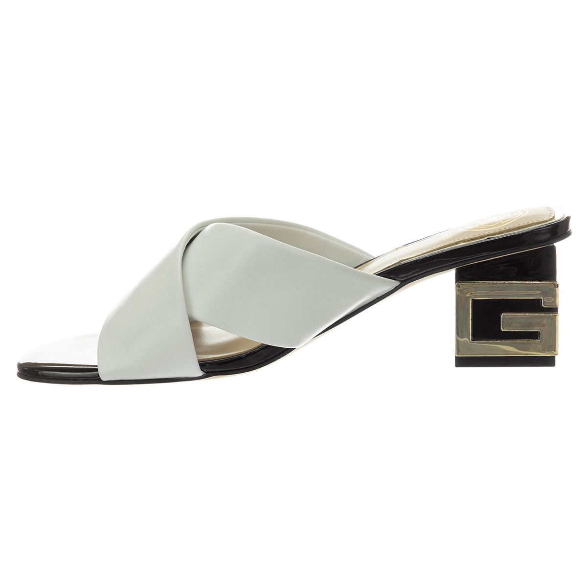 Guess FL6DRALEA03-WHITE-37 Comfortable and trendy, these white sandals are the ideal shoe for summer.