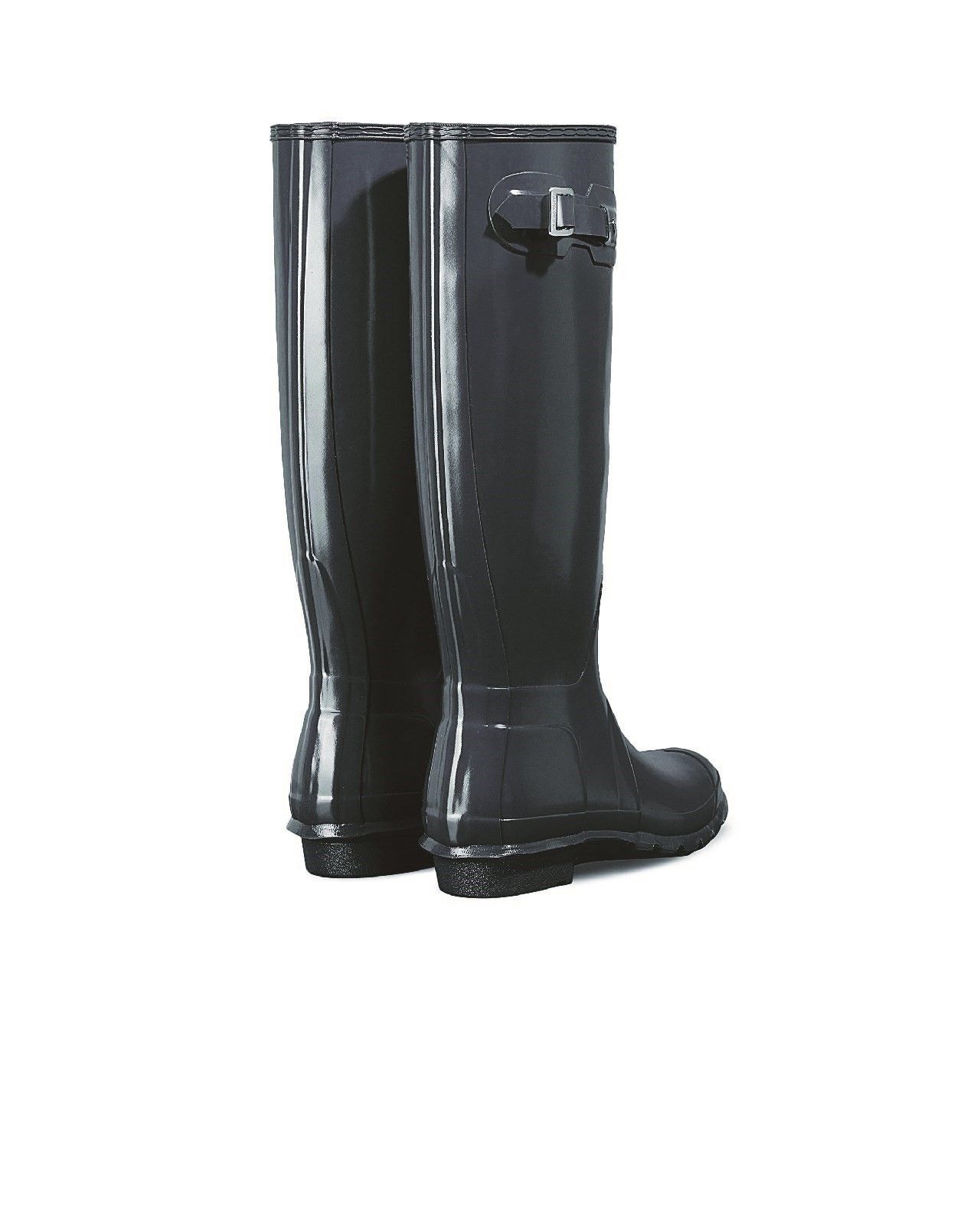 First introduced in 1956, the Original Tall welly is handcrafted from 28 parts and built on the original last for exceptional fit and comfort. This particular style is finished in a high gloss. Handcrafted Waterproof Textile lining Original calendered outsole Adjustable strap to enhance fit Natural rubber