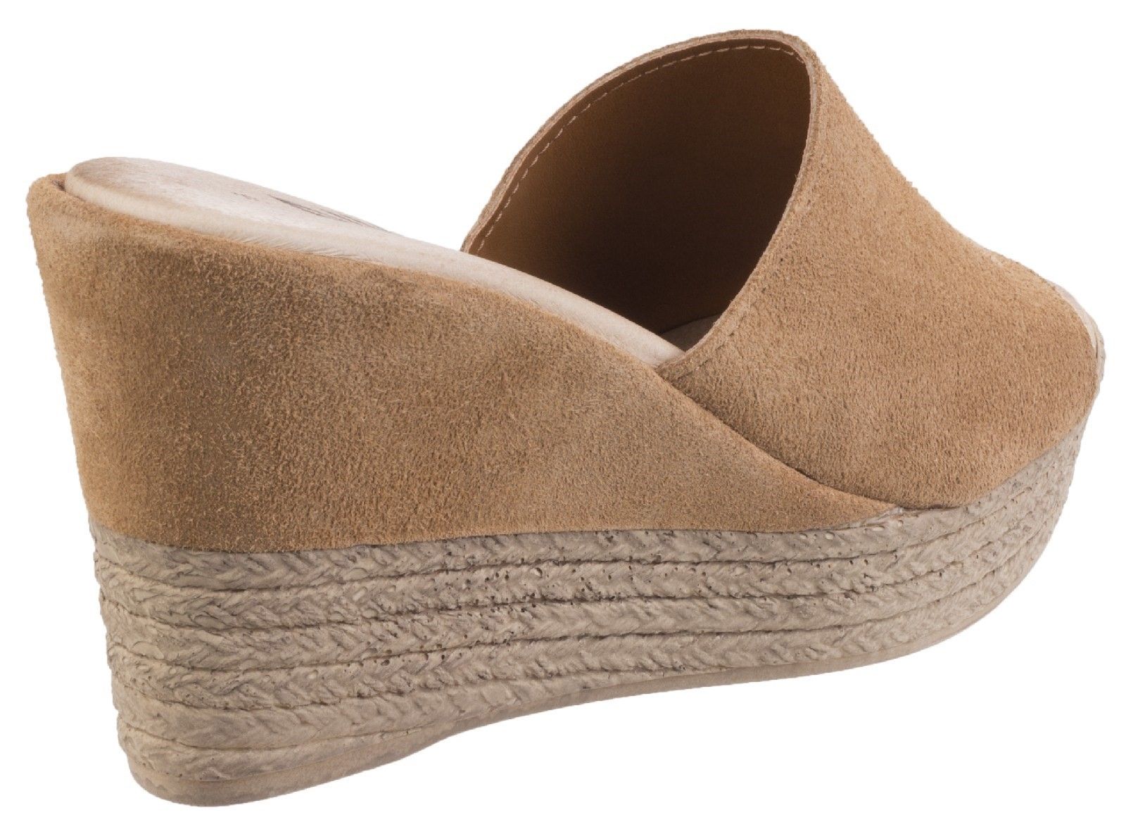 Suede leather Mule with half suede cover wedge and imitation espadrille stitchingSuede leather Mule. 
Half suede cover wedge and imitation espadrille stitching. 
Leather lining.