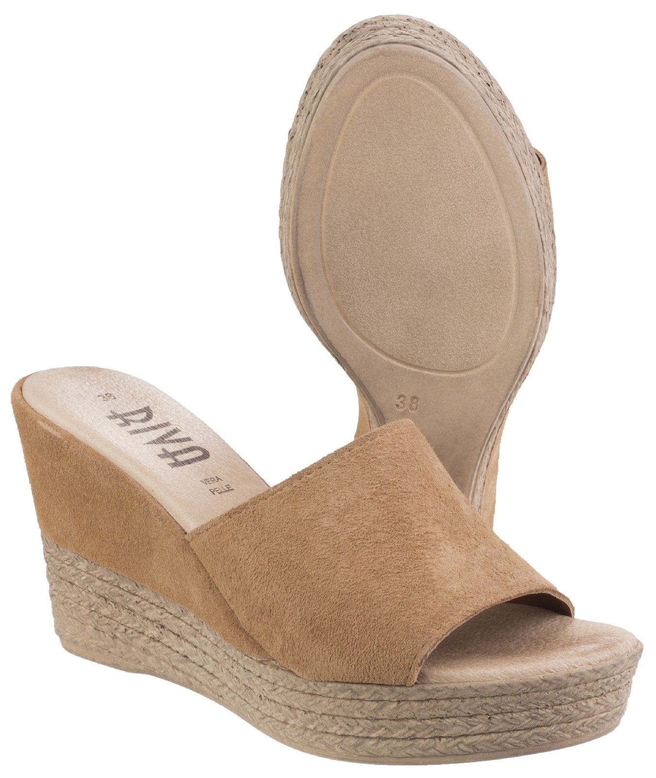 Suede leather Mule with half suede cover wedge and imitation espadrille stitchingSuede leather Mule. 
Half suede cover wedge and imitation espadrille stitching. 
Leather lining.