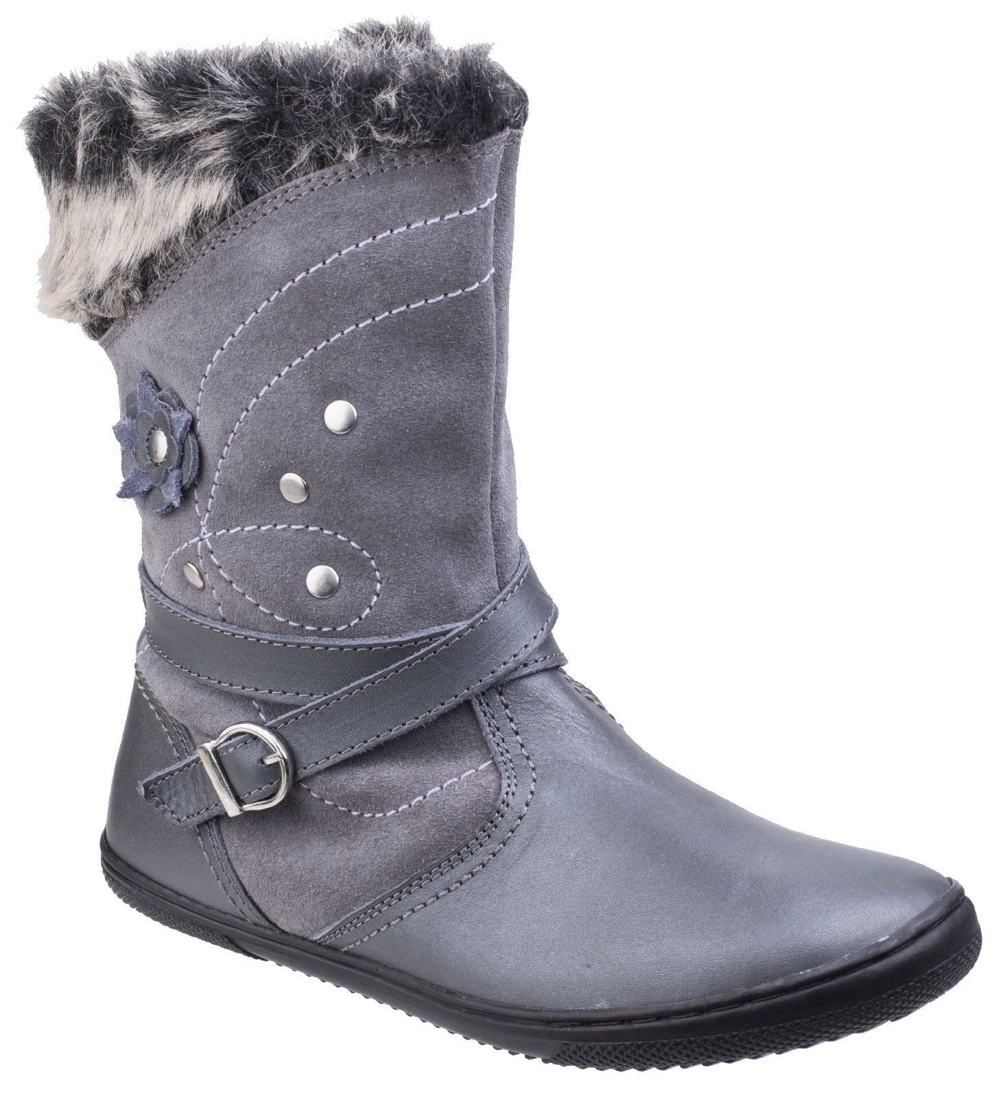 Leather and suede winter boot with buckle and embroidery detail. A fur trim adds to the comfortable look and feel of the boot.Full grain leather uppers. 
Textile lining. 
Boot with zip.