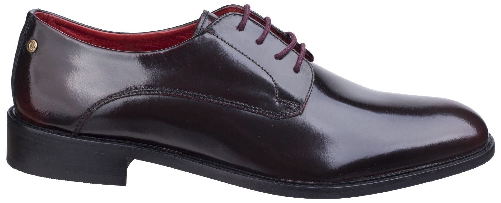 Bexley is a crisp statement shoe from our new Brewmaster collection. Composed from chic hi shine leather uppers.With it's prominent resin outsole, this Oxford shoe offers a nostalgic nod to vintage style, whilst delivering a fashion forward feel. Hi-Shine Leather uppers. 
High quality leather lining.