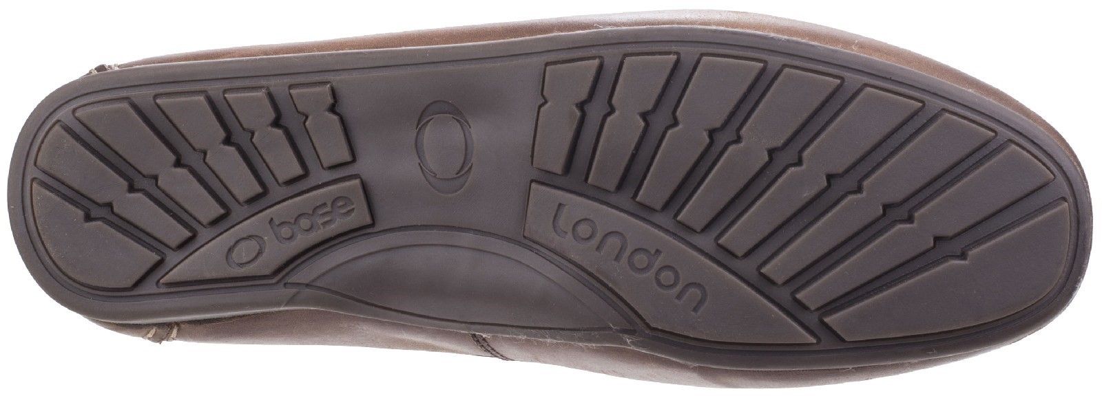 An update of one of our signature looks, Palmer from the Roadster range, is a classic brand slip on. Waxy/Perf leather uppers teamed with eye catching weave detailing with a comfortable rubber sole. A treaded rubber sole offers a confident stride. High quality waxy leather with deep shine. 
High quality leather lining.