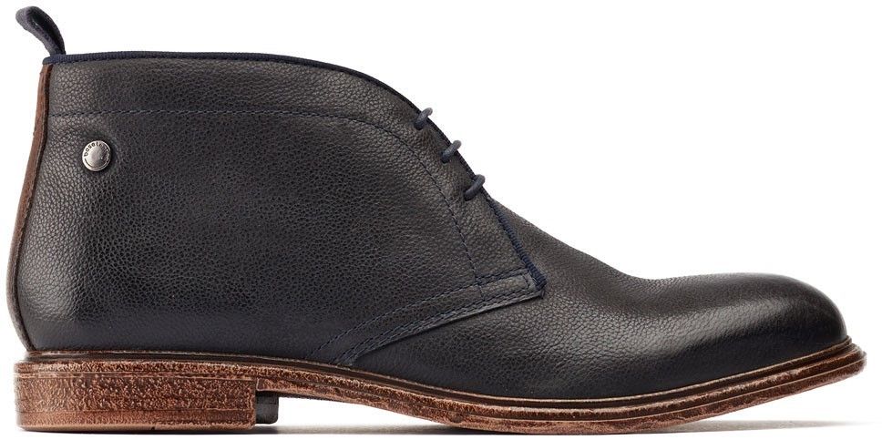 The Jasper chukka boot has been crafted from soft & suede leathers for a more relaxed and casual look. Available in rich autumnal colourways, they can be perfectly paired with a pair of jeans for the weekend. Jasper features a simple three lace closing and an Ortholite padded inner sole for additional comfort.