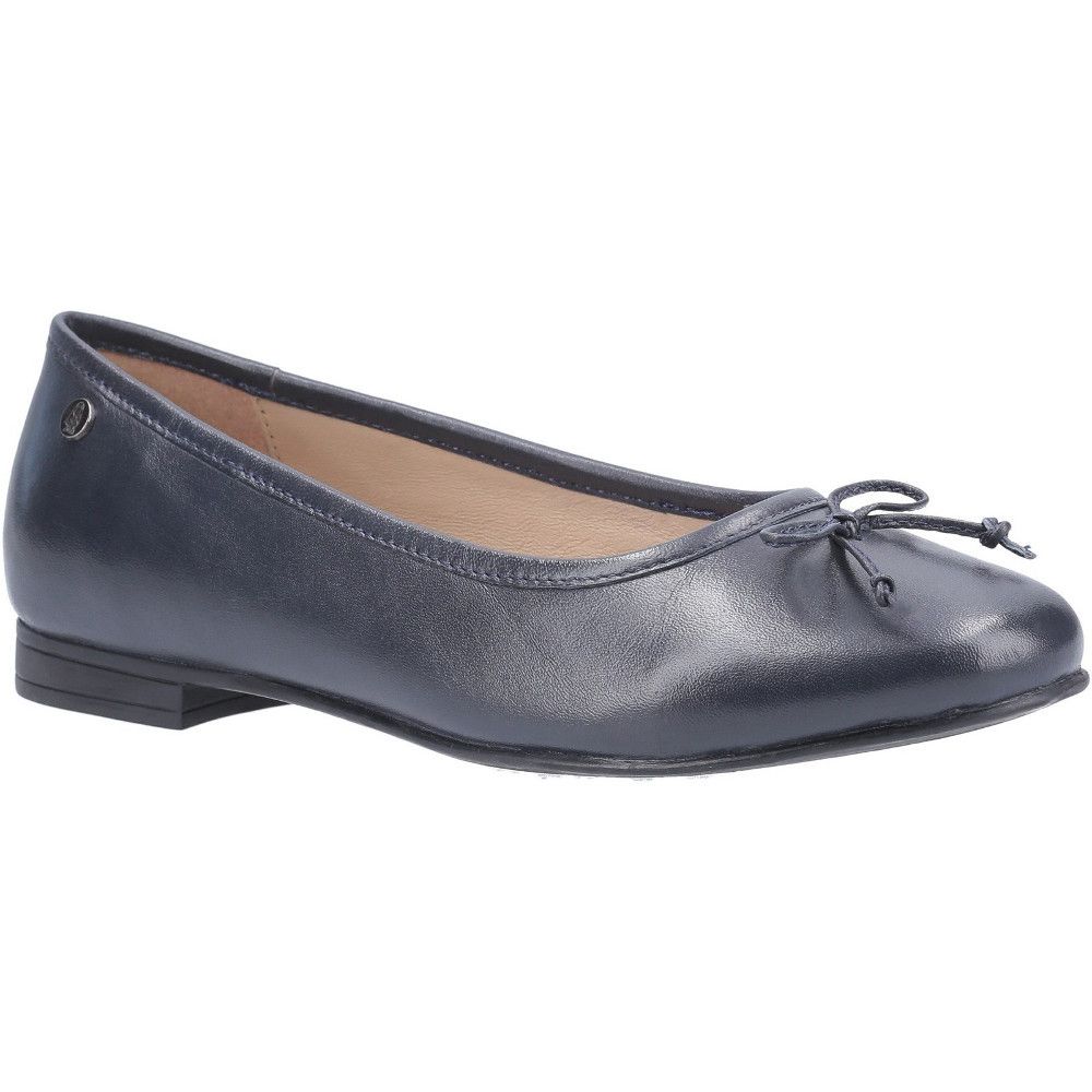 Every day womens essential Ballerina Naomi from Hush Puppies, is the perfect pump for all occasions. Crafted from premium Leather, featuring a memory foam sock for superior comfort. Lightweight and flexible for versatile performance.