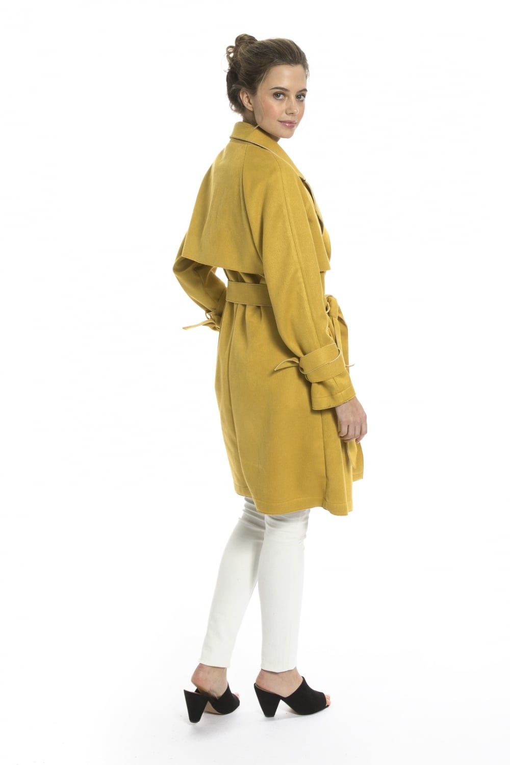Comfortably fits sizes 6 - 14
A must-have for your wardrobe, our mustard yellow trench coat is sophisticated and stylish. Designed from Jayley's classic trench collection. Our trench coat had featured pockets, a tie waist, and a storm flap.