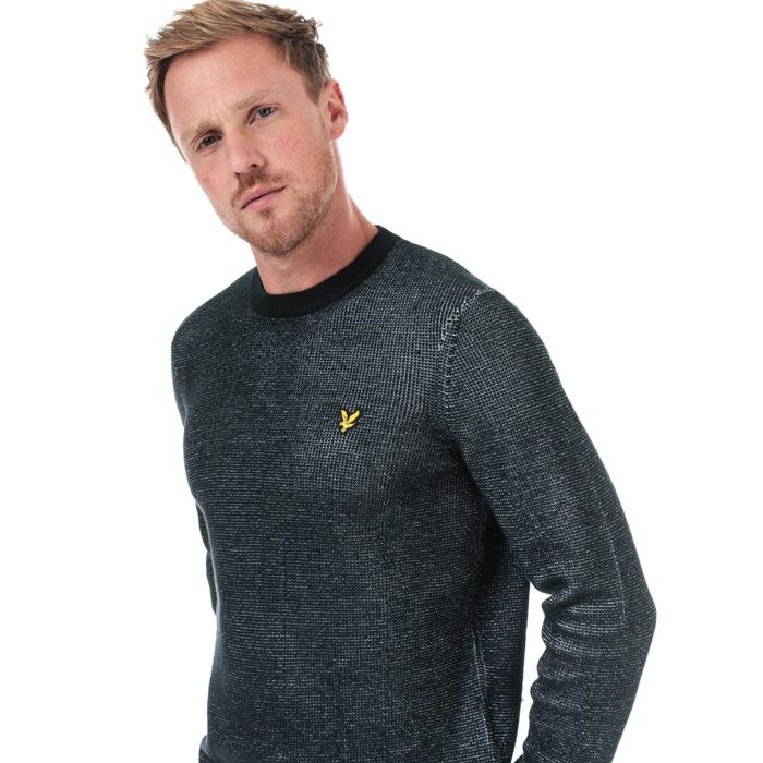 Mens Lyle And Scott Crew Neck Knitted Jumper in dark navy.<BR><BR>- Ribbed crew neck.<BR>- Long sleeves.<BR>- Ribbed cuffs and hem.<BR>- Embroidered eagle logo at left chest.<BR>- Tonal back neck tape.<BR>- Textured  light to dark fade construction.<BR>- 100% Cotton.  Machine washable.<BR>- Ref: KN1210VZ271