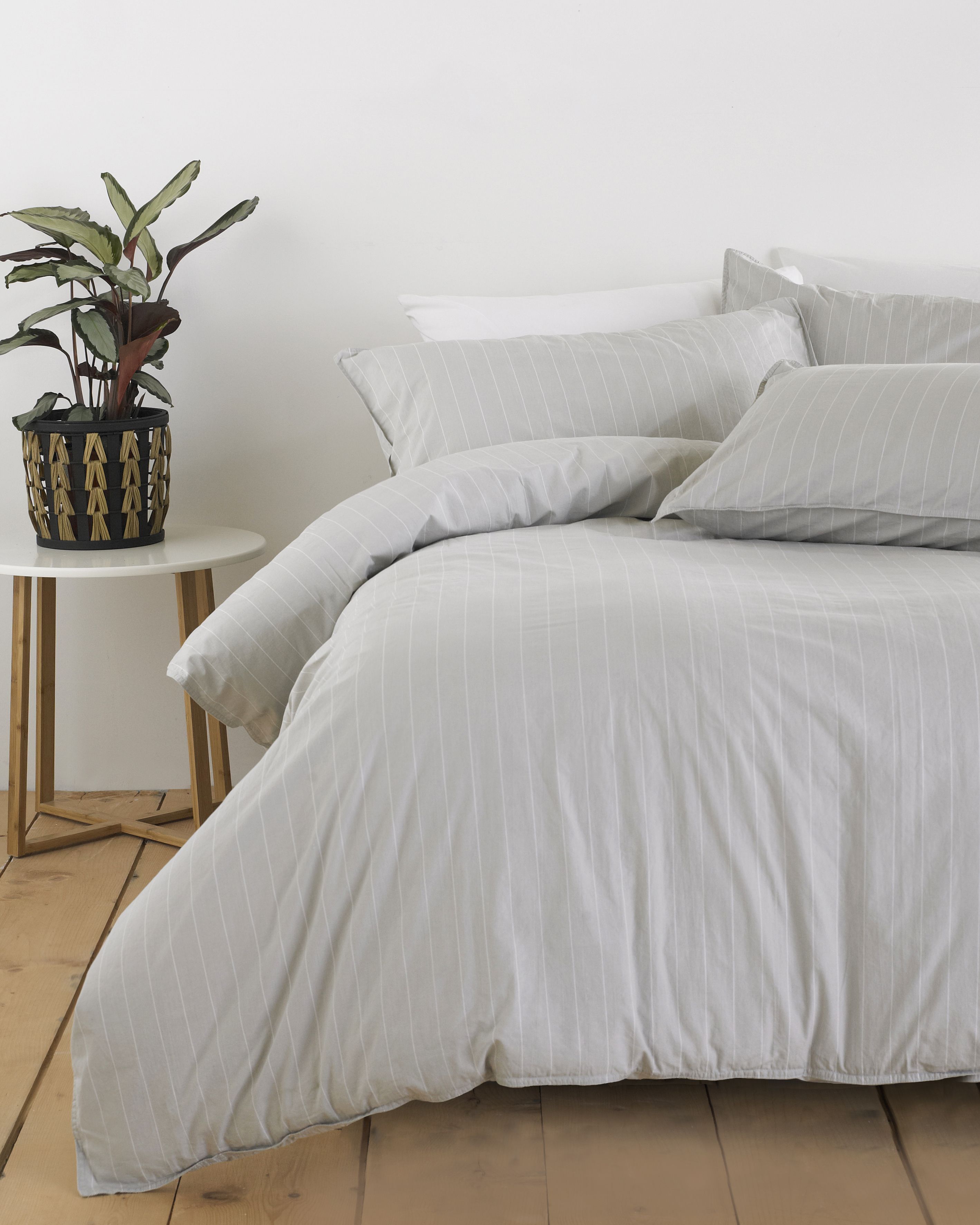 Linear Duvet Set Grey/White