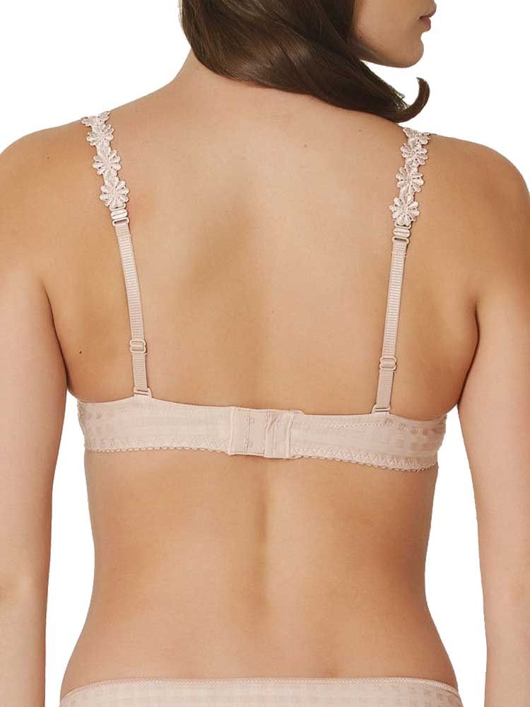Marie Jo Avero Multiway Balcony Bra, this beautiful balcony bra features padded cups which offer a smooth, round shape, whilst the two-tone gingham style fabric overlay creates a romantically chic look. The underwire is encased in 2 layers of fabric plus a layer of foam which keeps you comfortable and supported throughout the day. The multiway straps can be worn conventionally, cross back or around the neck and feature delicate floral motif and decadent jewel detailing for a charming touch. Complete with a cute floral motif detail in the center.