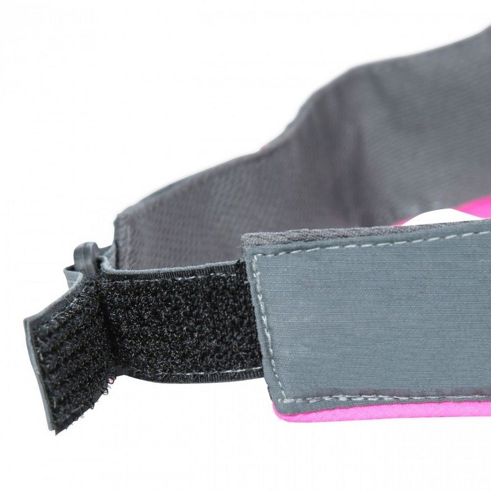 Unisex visor. Moulded peak. Reflective details. Contrast trims. Adjustable strap. 100% Polyester.