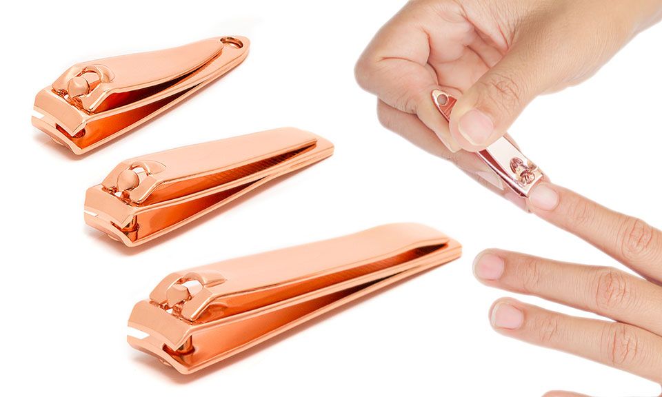Set of 3 Nail Clippers Rose Gold, Keep Nails Trimmed with High Quality Dynamic 

 Keep nails trimmed with this high quality dynamic trio.

    Triple nail clippers set comes with Curved edge, Straight edge and Slant egde.
    Stunning rose gold finish.
    Pamper yourself with luxurious rose gold beauty tools.

Set includes 3 Nail clippers :

    Large - 8cms
    Medium - 6cms
    Small - 5cms

Product Details :

    PREMIUM MATERIAL :- Quality Stainless steel nail clipper with machined ground cutting edges for durable long life. Premium stainless steel and perfectly aligned blades make the nail clippers sharp and sturdy,
    SHARP BLADES :- Sharp and Sturdy blade make fingernail clippers EFFECTIVE for thick and tough nails. Effective for trimming thick and tough nails without splitting and cracking.
    SUITABLE :- Perfect for Home & Salon, Suitable For Toenail and Fingernails Care. Even for those who suffer from weakness in their hands and conditions like arthritis
    FOR ALL :- Suitable for various nail types, Perfect for Toe Nails and Finger Nails Clippers/Cutter for Men & Women including the young and the elderly, Nail clippers with hole for key chain for everyday multi-propose use.
    SPECIALLY DESIGNED :- Technically designed and comfortable to hold and easy to cut thick nails smoothly with no need for filing. Making it easier to control and deliver a more confident clip every time.

Set of 3 Nail Clippers Rose Gold :

    Keep nails trimmed with this high quality dynamic trio.
    Triple nail clippers set comes with Curved edge, Straight edge and Slant egde.
    Stunning rose gold finish.
    Pamper yourself with luxurious rose gold beauty tools.