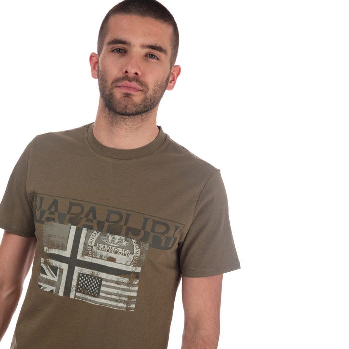 Mens Napapijri Sawy T-Shirt in Khaki.<BR><BR>- Ribbed crew neck.<BR>- Short sleeve.<BR>- Garment dyed.<BR>- Printed graphic to chest.<BR>- Iconic flag to front.<BR>- Tab to seam.<BR>- Shoulder to hem 27in approximately.<BR>- 100% Cotton. Machine Washable.<BR>- Ref: NOCIDEA<BR><BR>Measurements are intended for guidance only